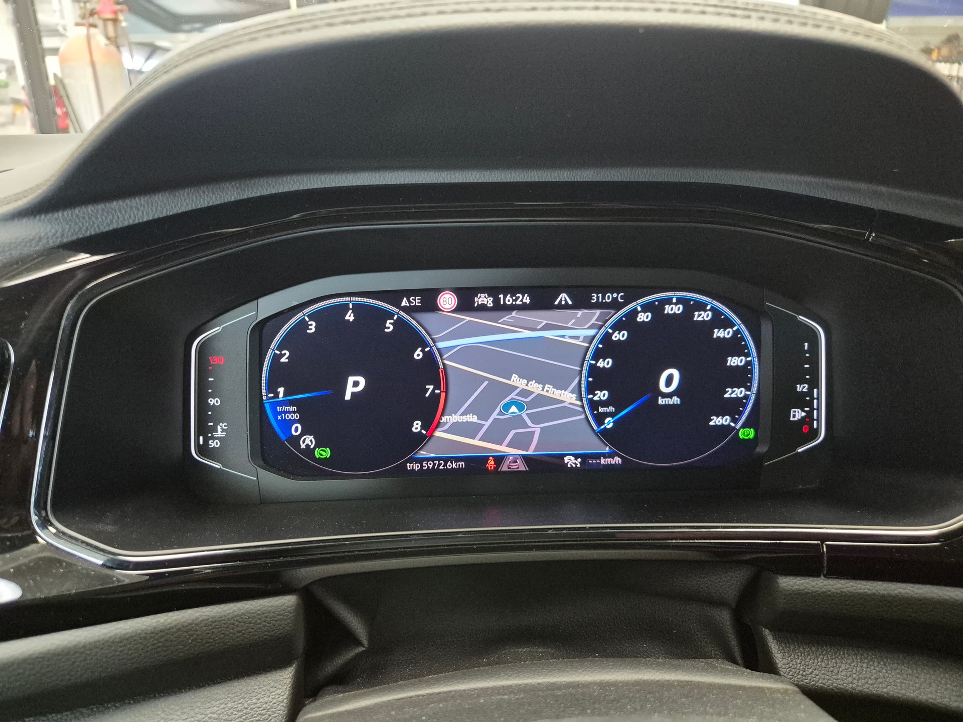 VW T-Roc 2.0 TSI Style DSG 4Motion-image-4