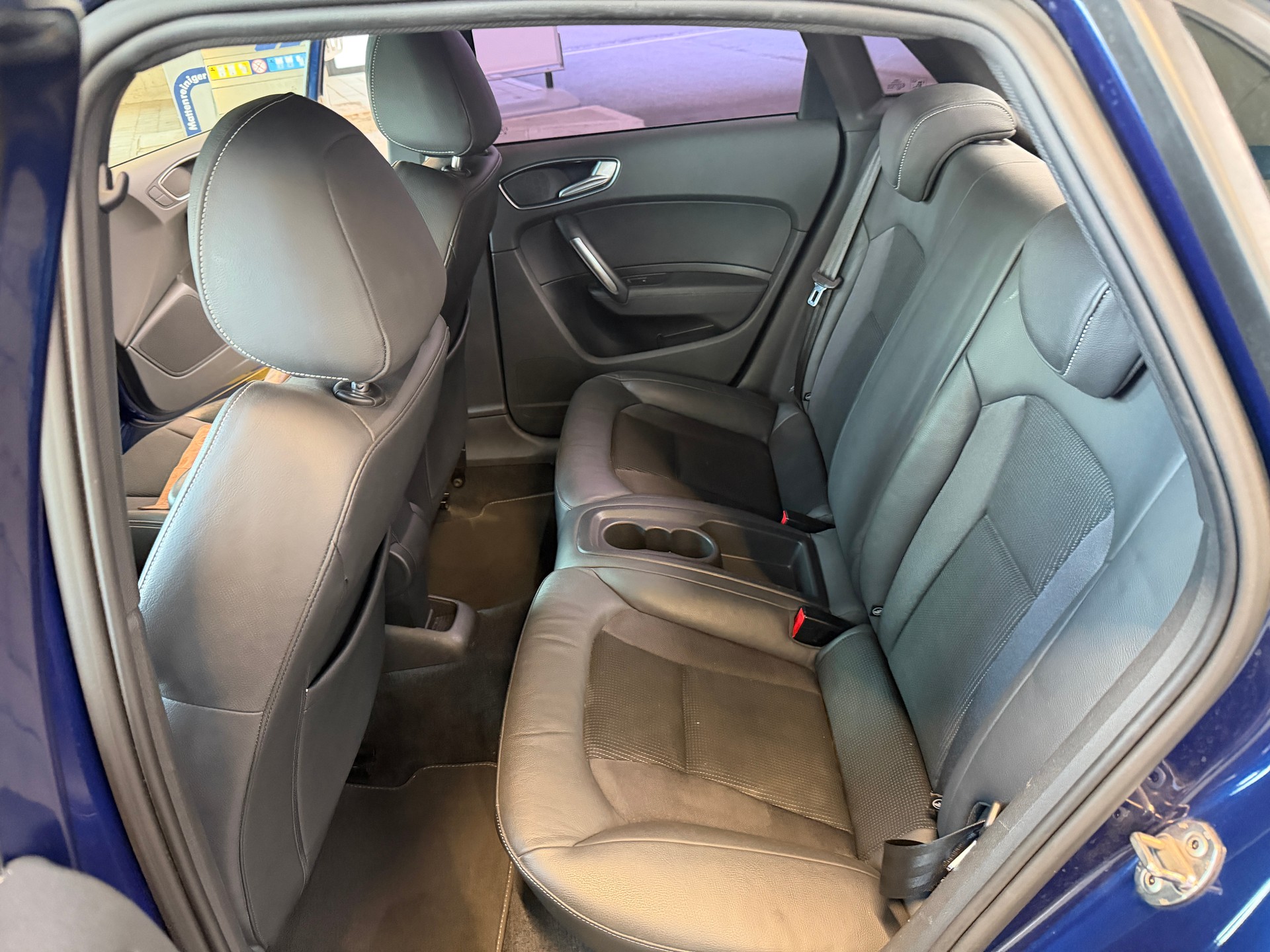 AUDI A1 Sportback Sport 1.4 TFSI Ambition S-tronic-image-17