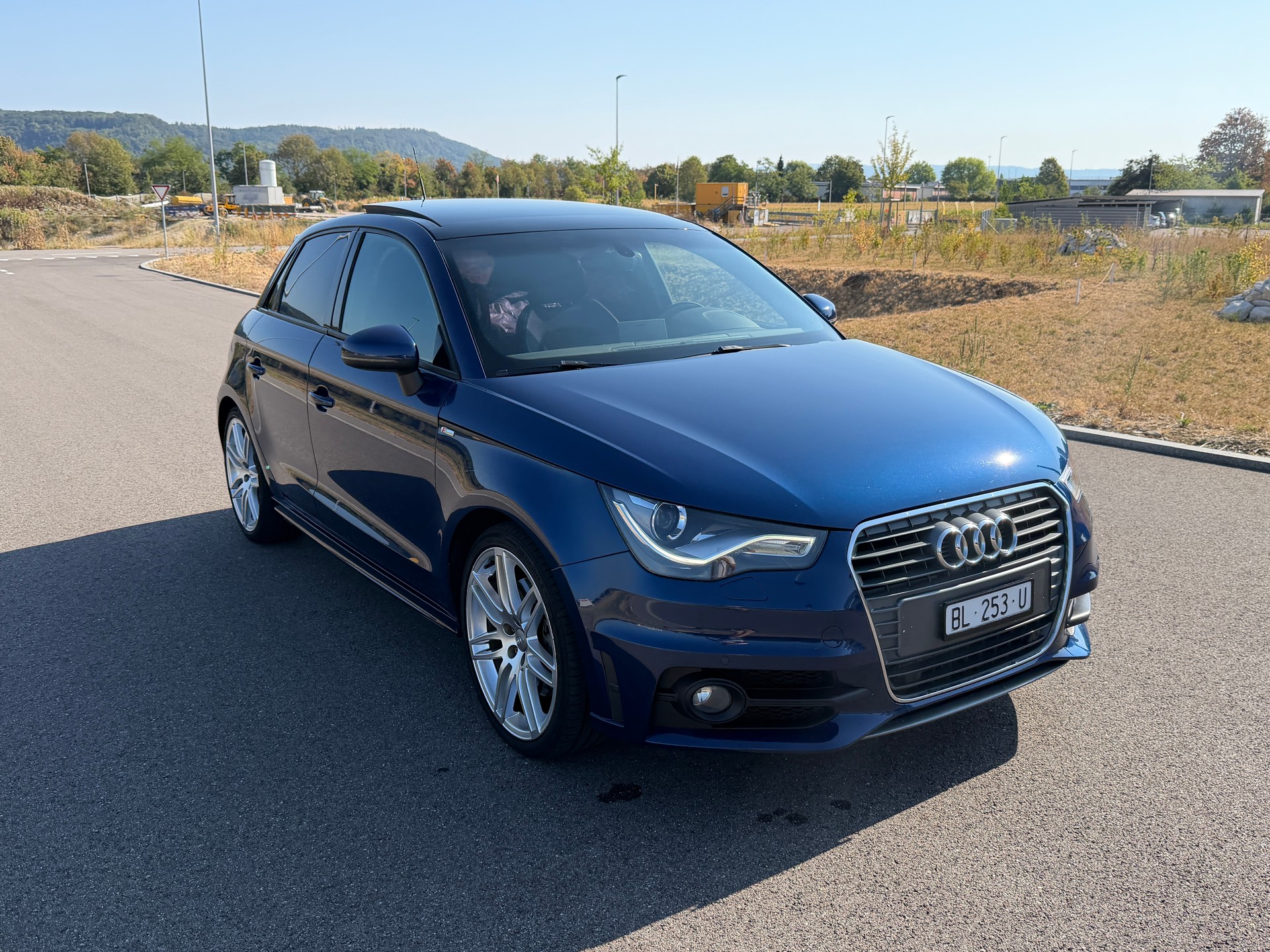 AUDI A1 Sportback Sport 1.4 TFSI Ambition S-tronic-image-9