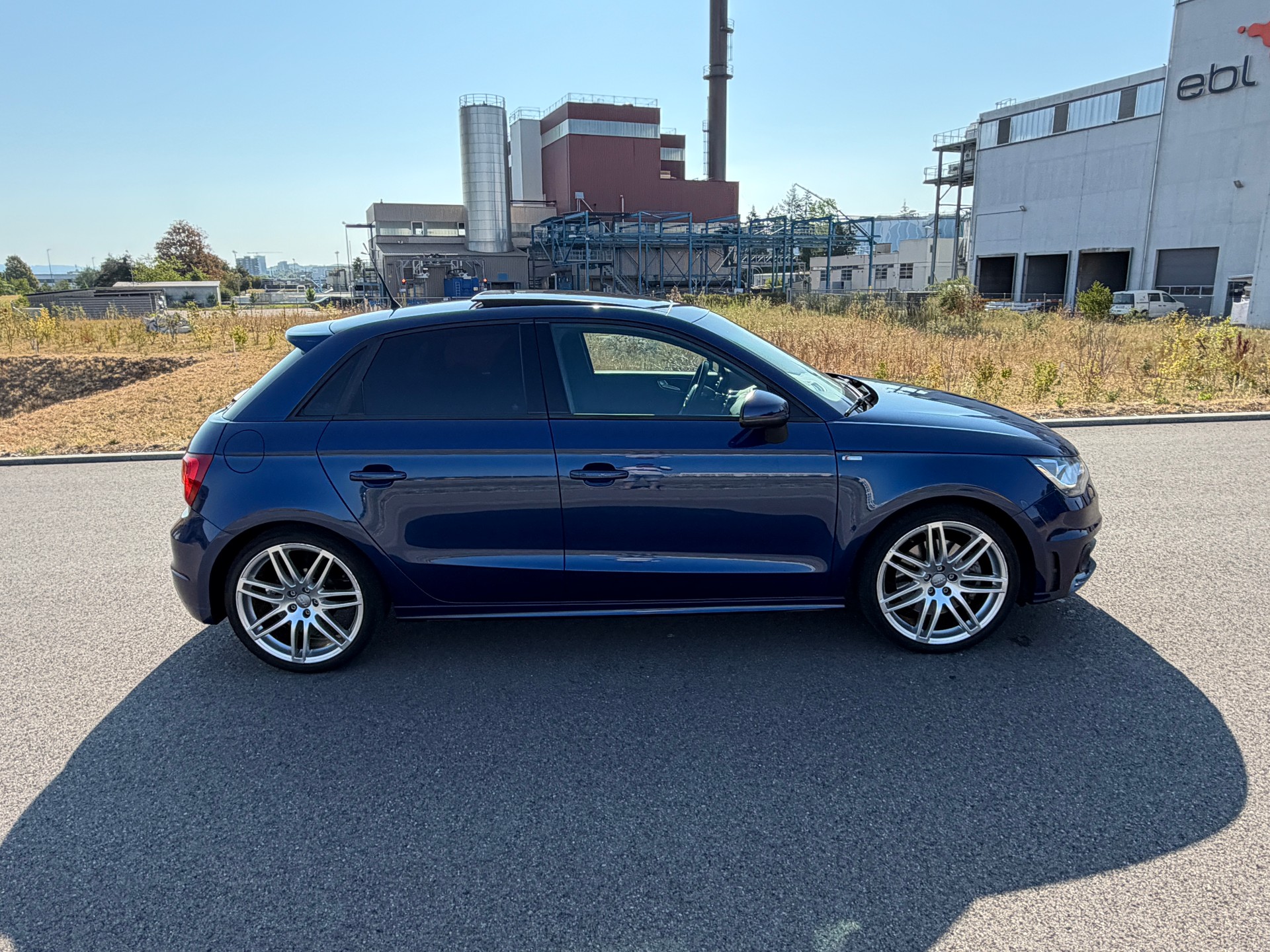AUDI A1 Sportback Sport 1.4 TFSI Ambition S-tronic-image-5