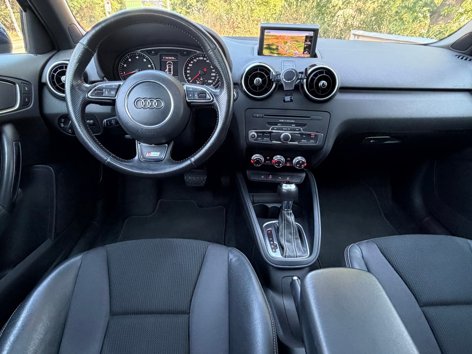 AUDI A1 Sportback Sport 1.4 TFSI Ambition S-tronic-image-1
