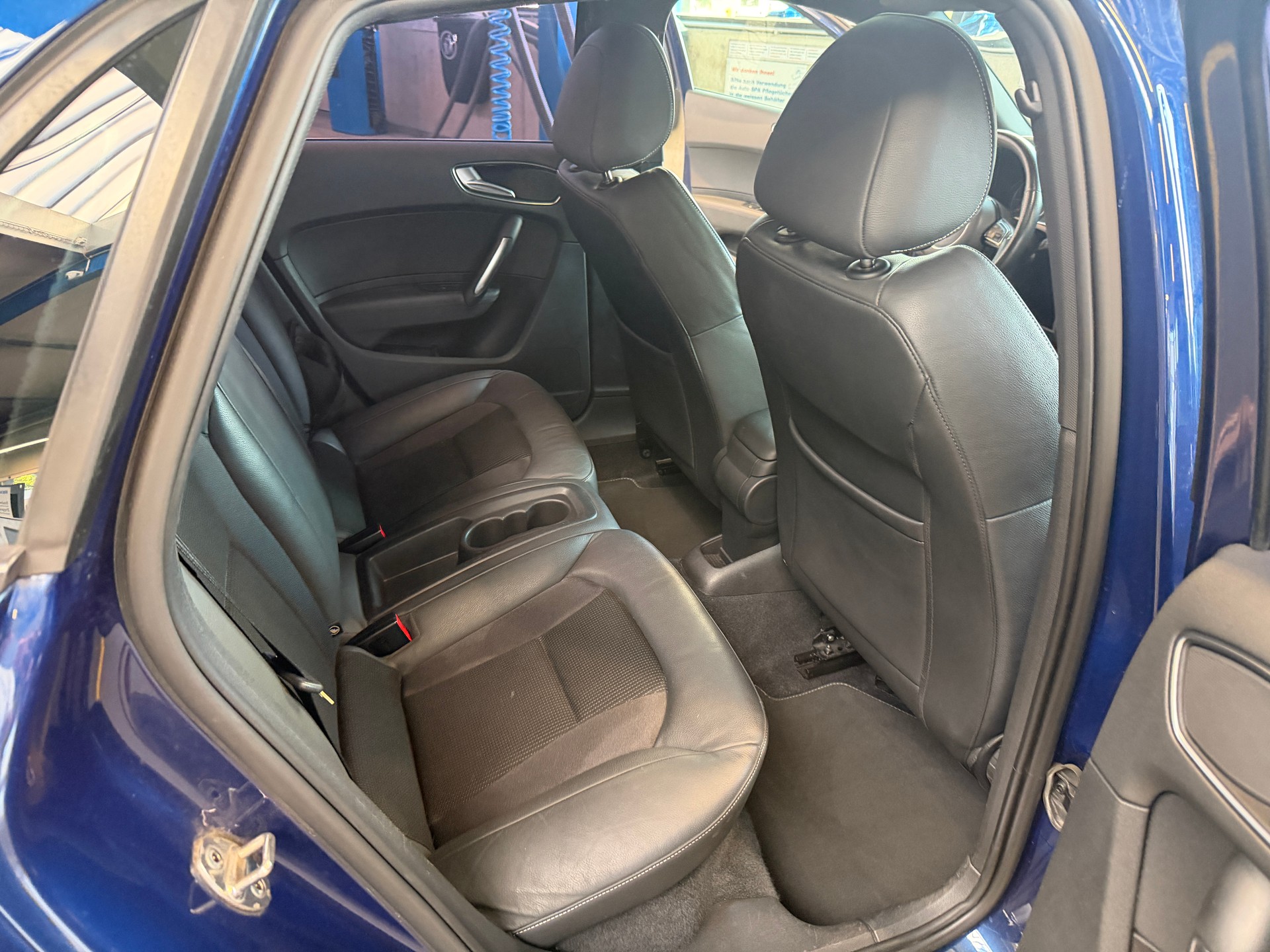AUDI A1 Sportback Sport 1.4 TFSI Ambition S-tronic-image-18