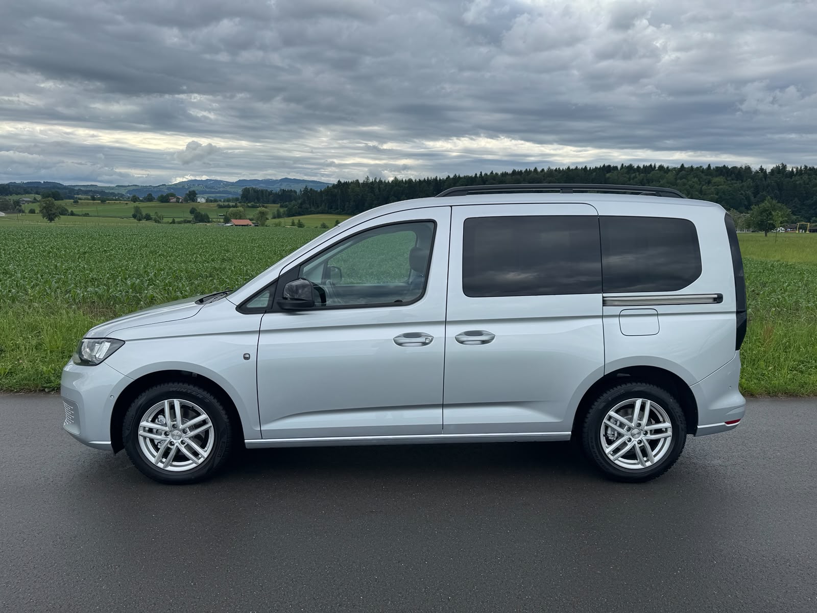 VW Caddy 2.0 TDI Liberty-image-2