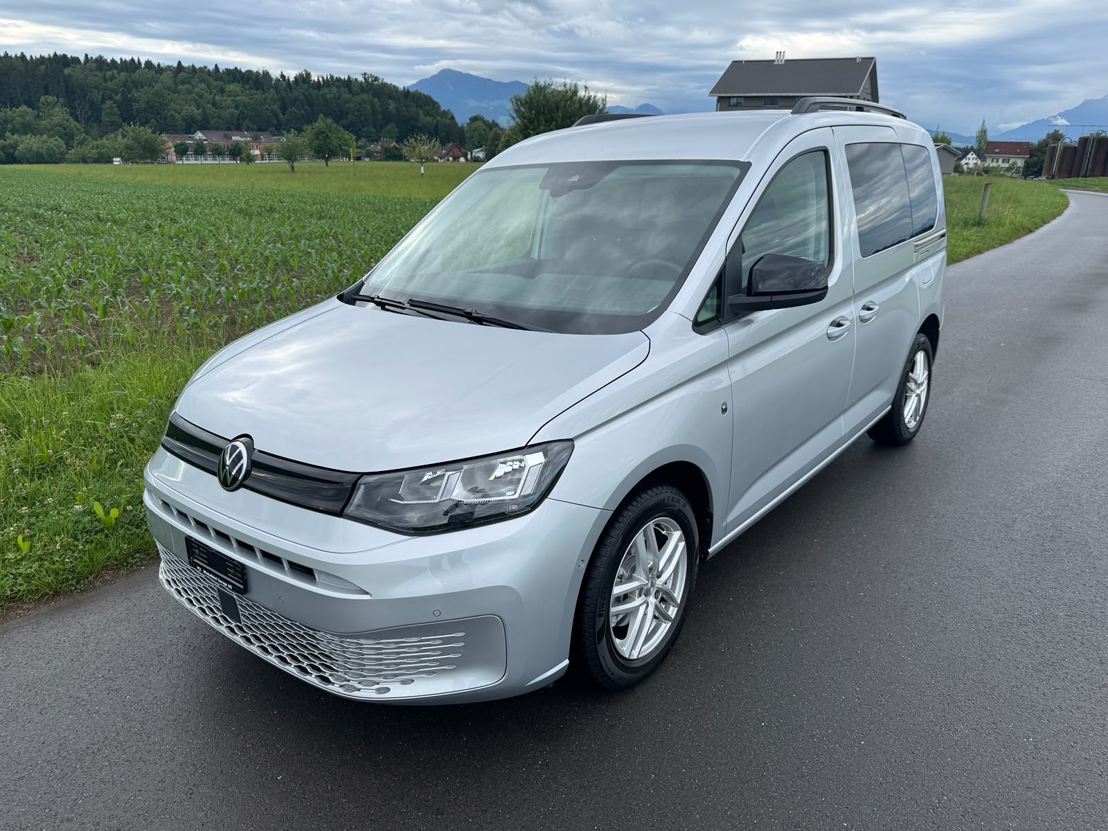 VW Caddy 2.0 TDI Liberty-image-0