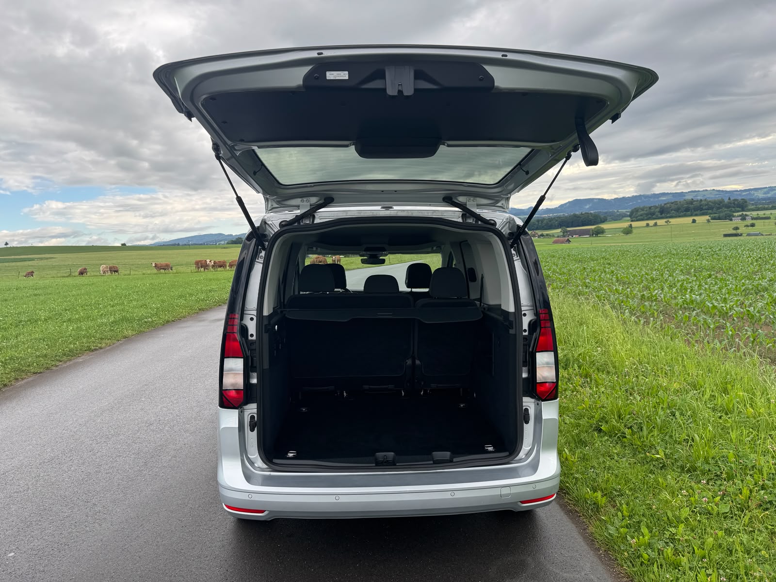 VW Caddy 2.0 TDI Liberty-image-5