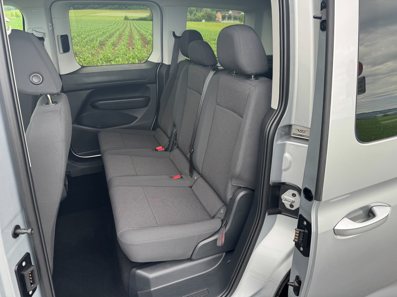 VW Caddy 2.0 TDI Liberty-image-8