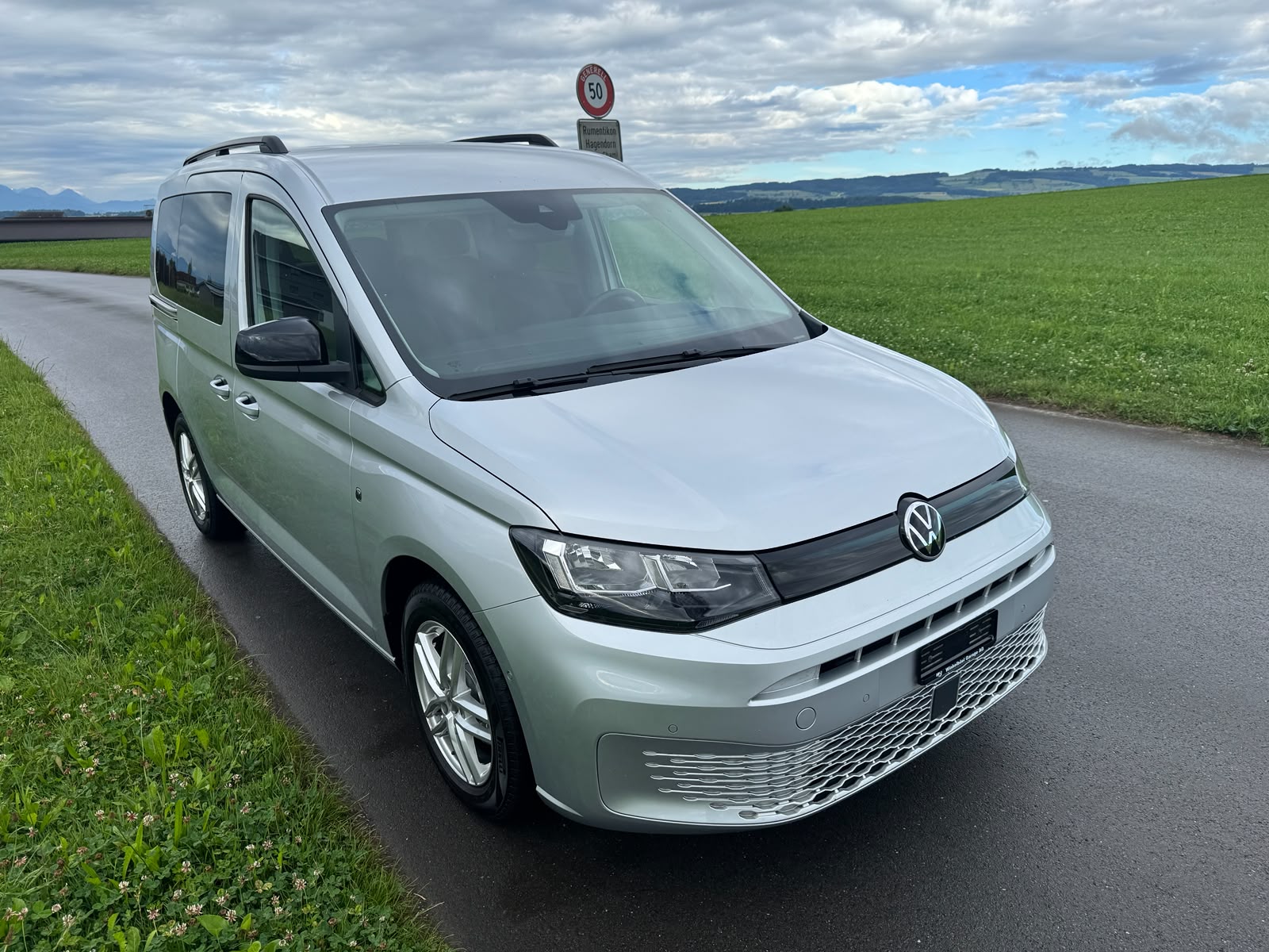 VW Caddy 2.0 TDI Liberty-image-1
