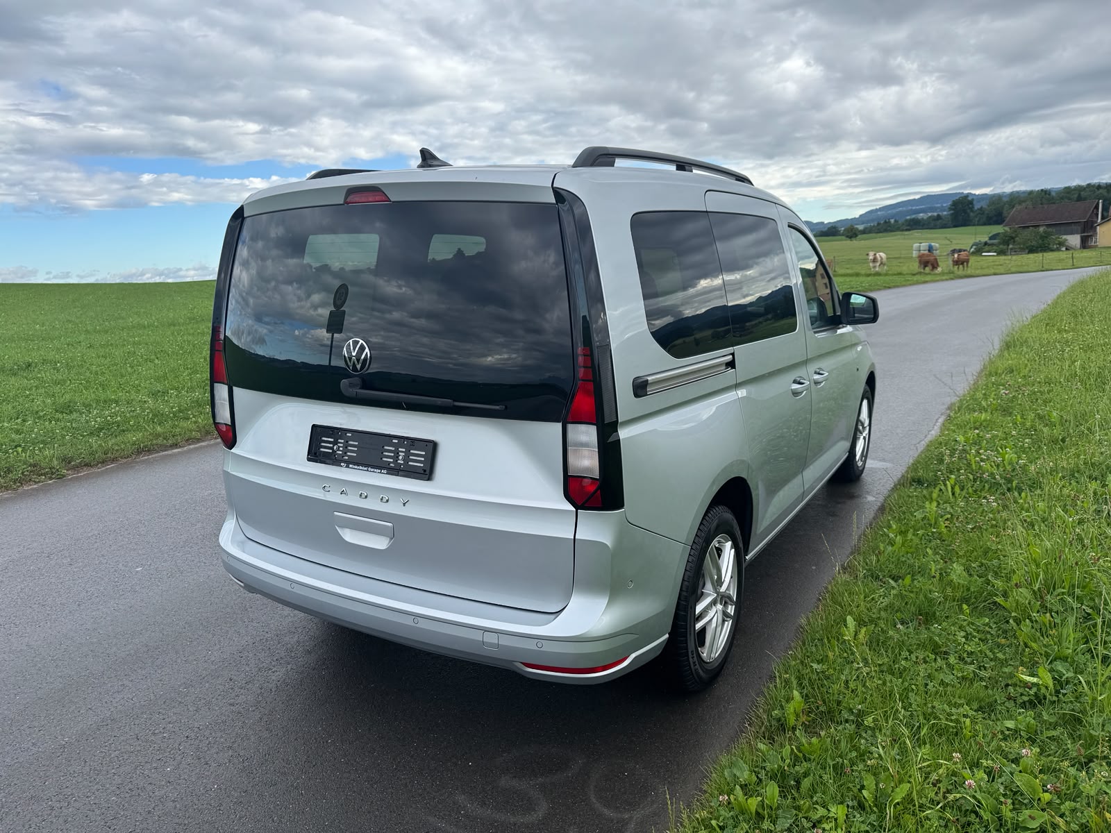 VW Caddy 2.0 TDI Liberty-image-4