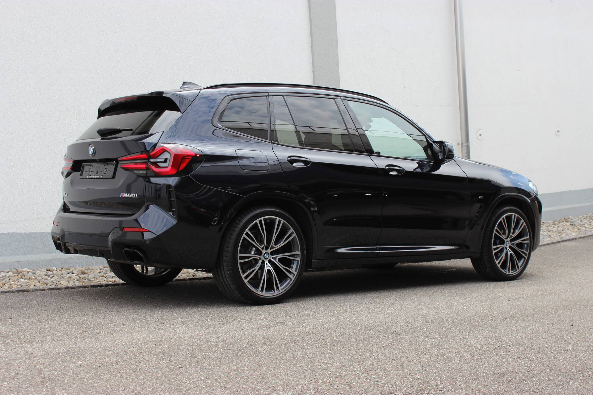 BMW X3 M40i-image-2