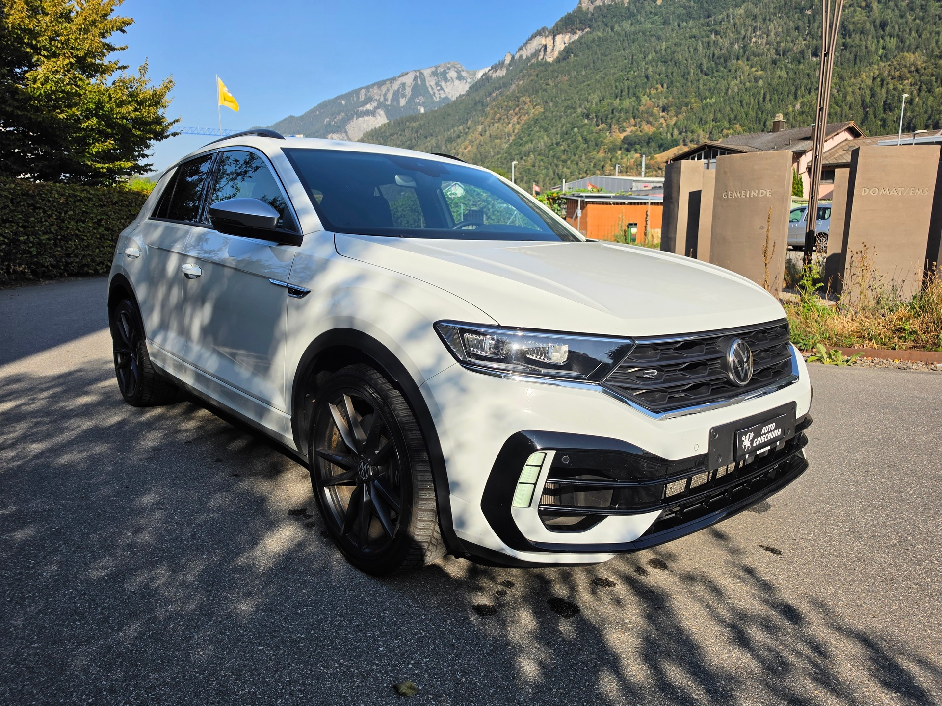 VW T-Roc 2.0 TSI R DSG 4Motion-image-6