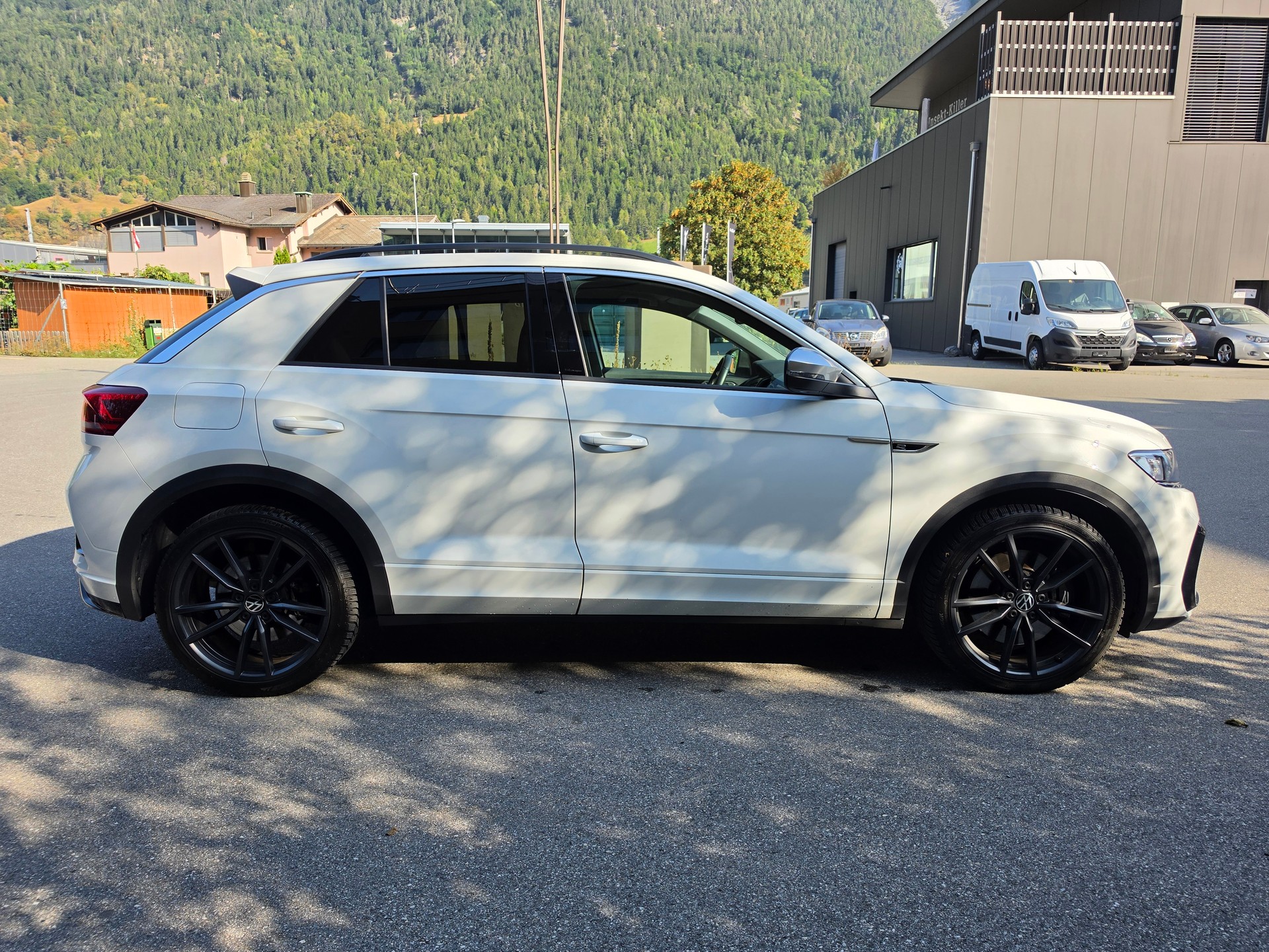VW T-Roc 2.0 TSI R DSG 4Motion-image-5
