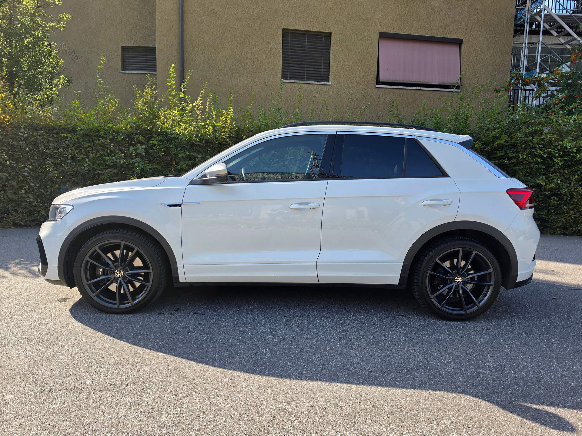 VW T-Roc 2.0 TSI R DSG 4Motion-image-1