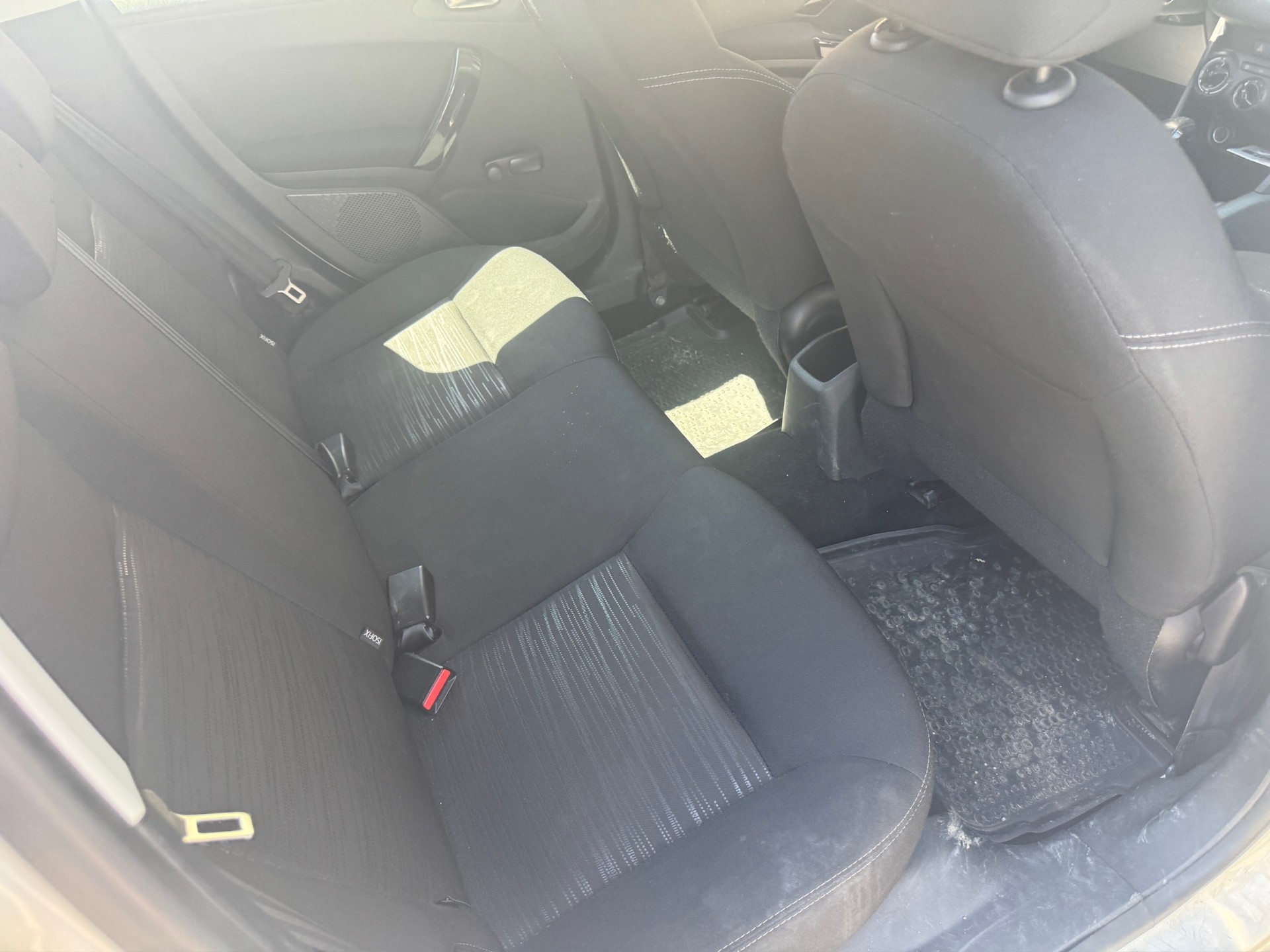 PEUGEOT 208 1.4 e-HDi Active EGS5-image-16