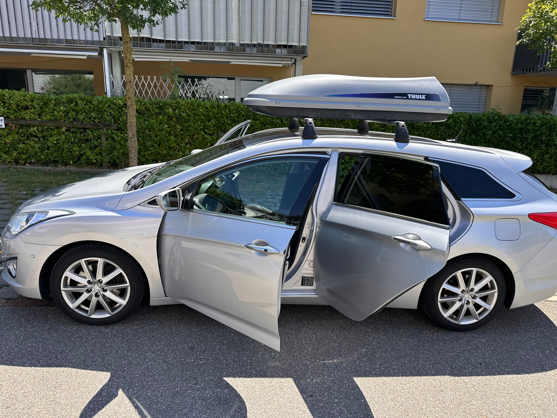 HYUNDAI i40 Wagon 1.7 CRDI Style Automatic-image-2