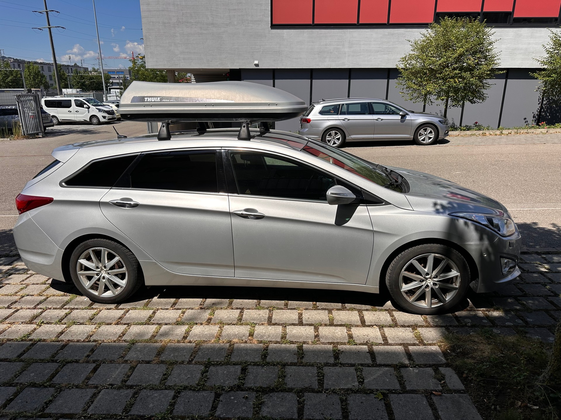 HYUNDAI i40 Wagon 1.7 CRDI Style Automatic-image-9