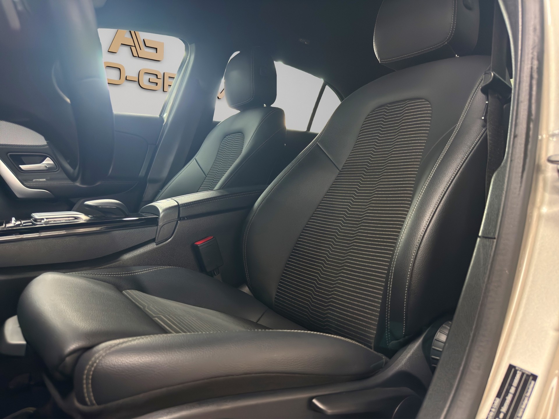 MERCEDES-BENZ A 200 d 8G-DCT-image-12