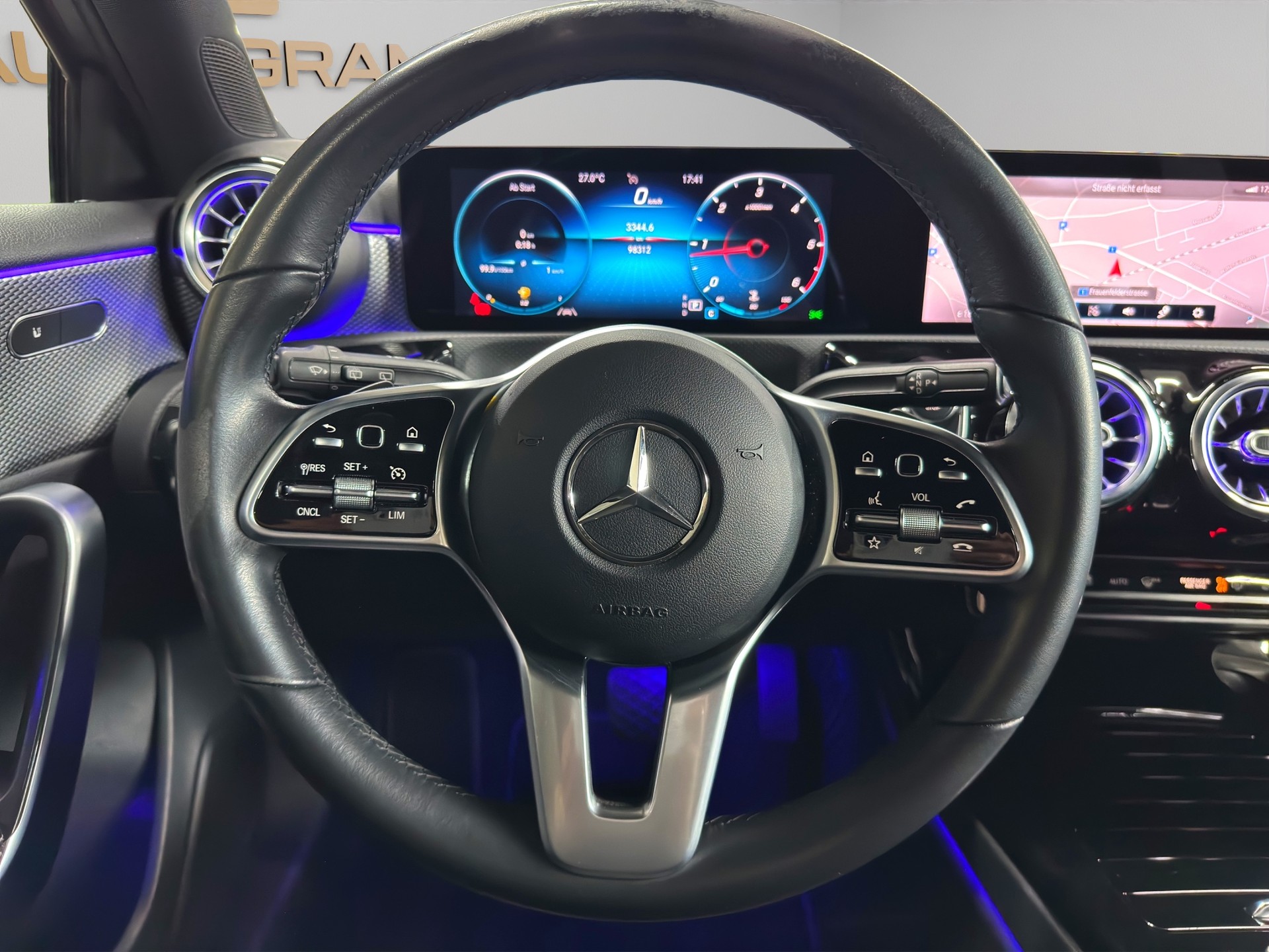 MERCEDES-BENZ A 200 d 8G-DCT-image-15