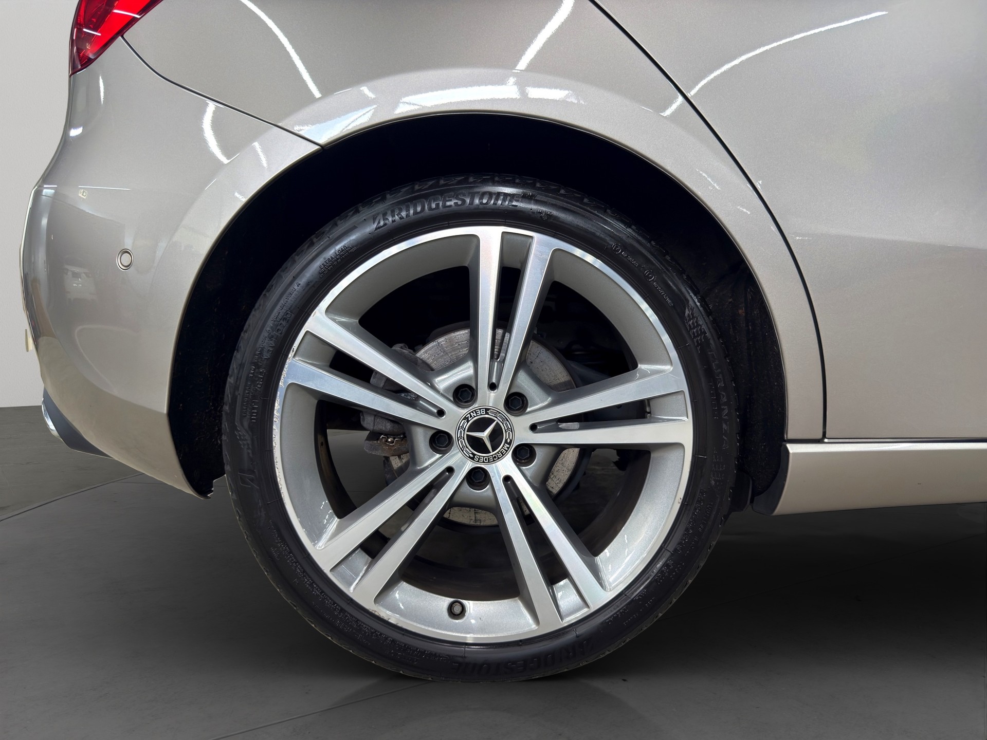 MERCEDES-BENZ A 200 d 8G-DCT-image-9