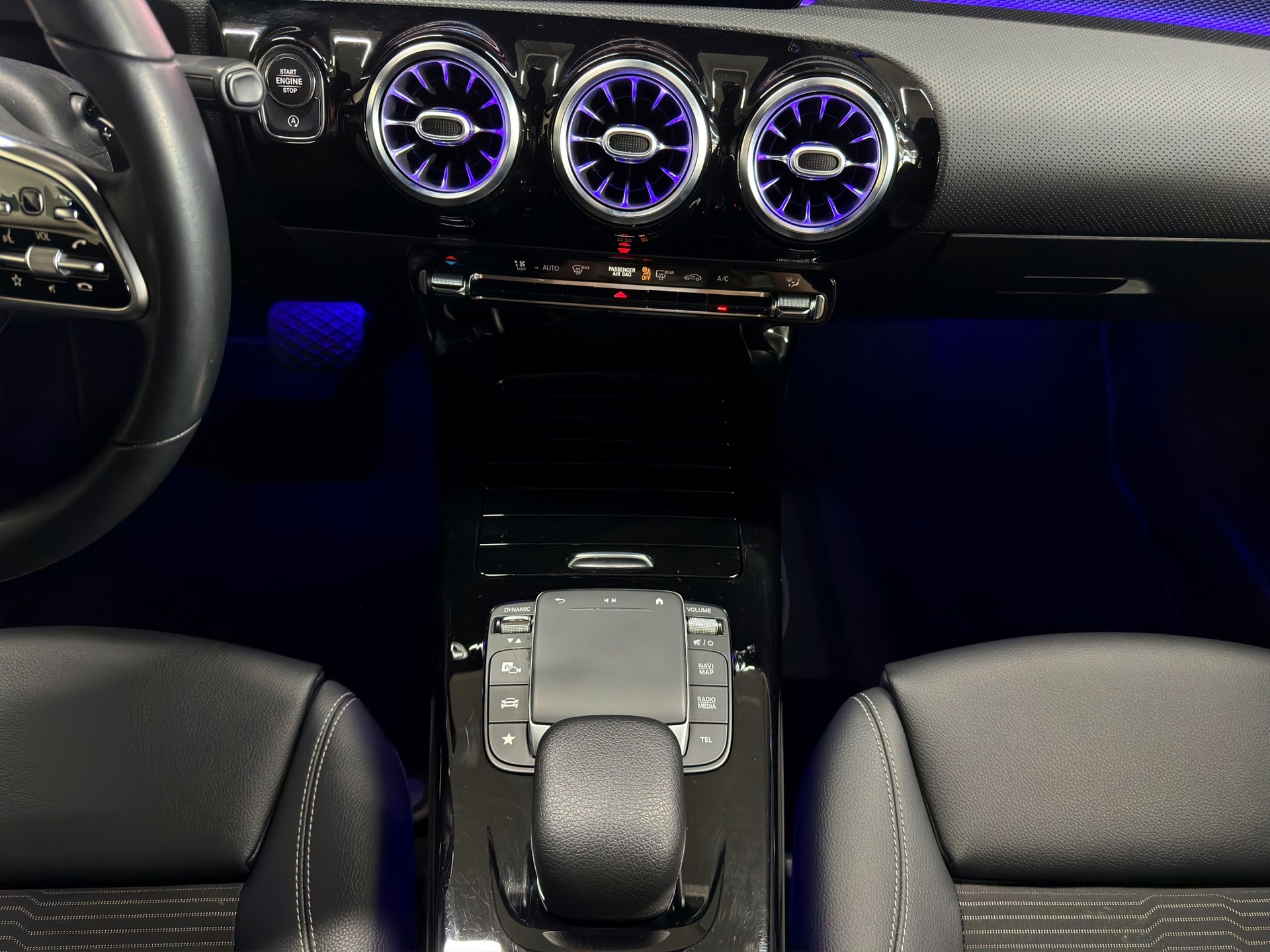 MERCEDES-BENZ A 200 d 8G-DCT-image-17