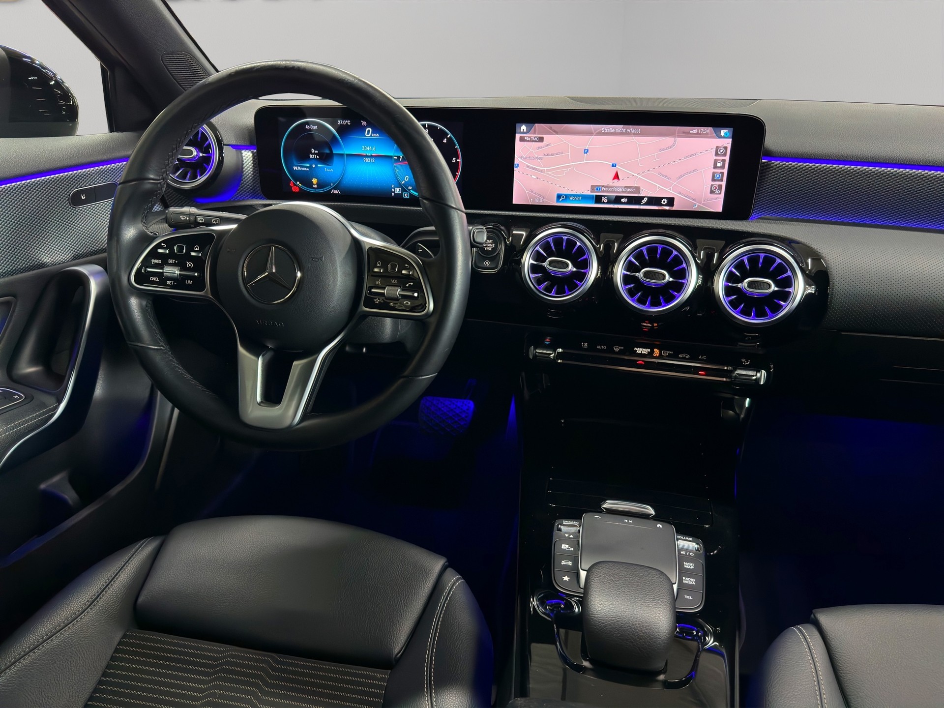 MERCEDES-BENZ A 200 d 8G-DCT-image-14