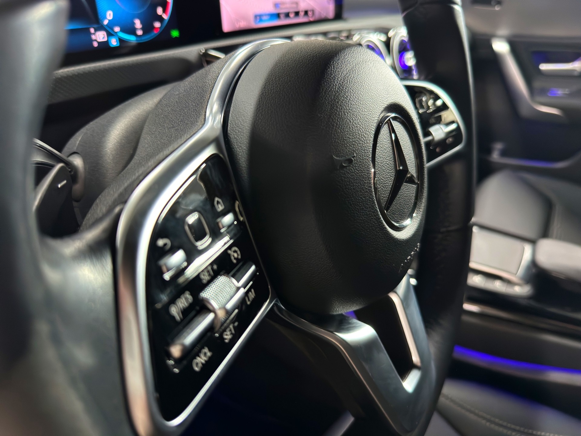 MERCEDES-BENZ A 200 d 8G-DCT-image-21