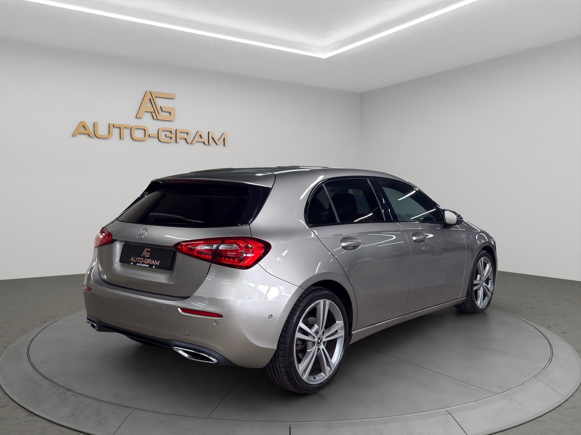 MERCEDES-BENZ A 200 d 8G-DCT-image-4
