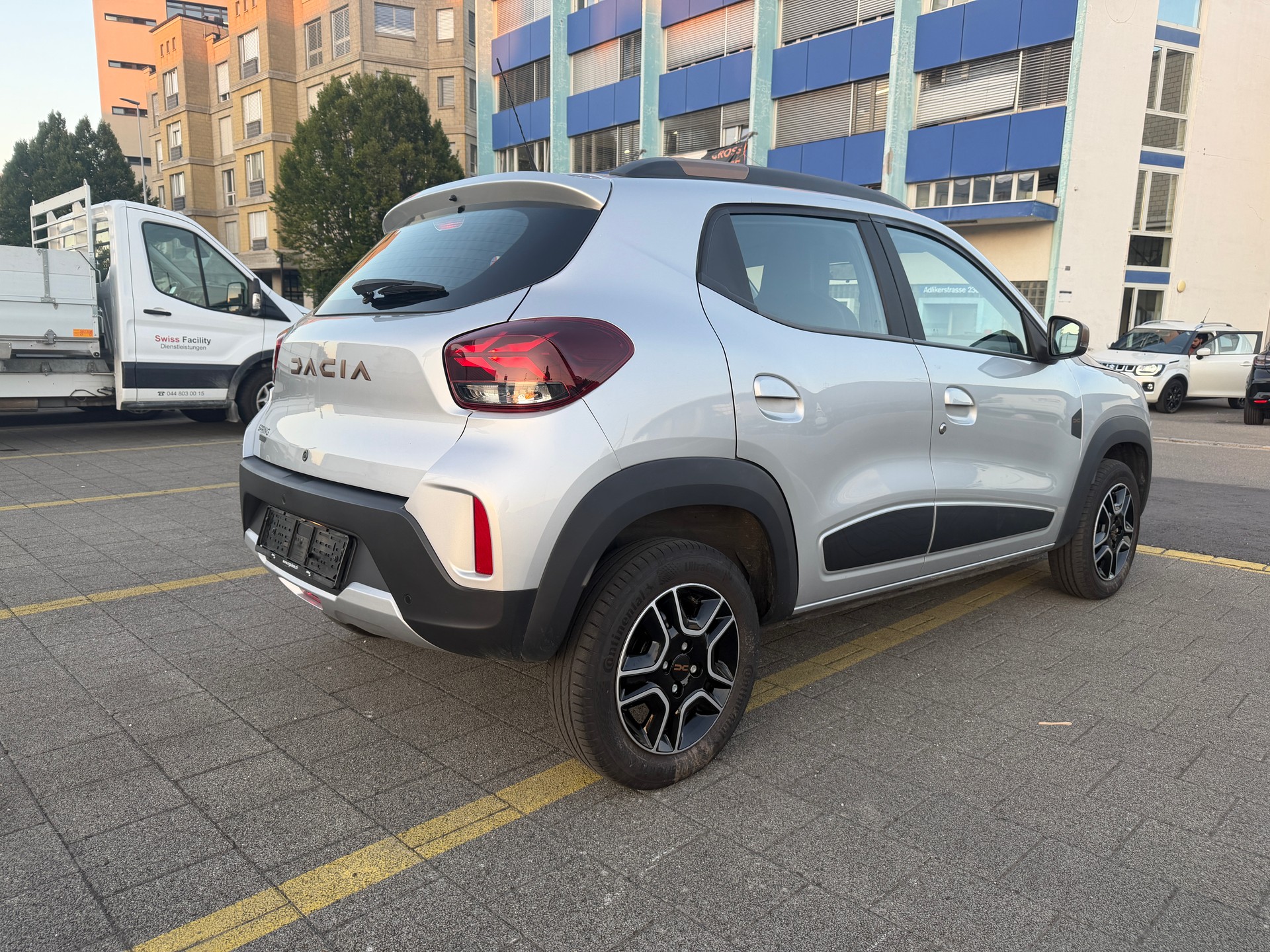 DACIA Spring 27 kWh Electric 65 Extreme-image-4