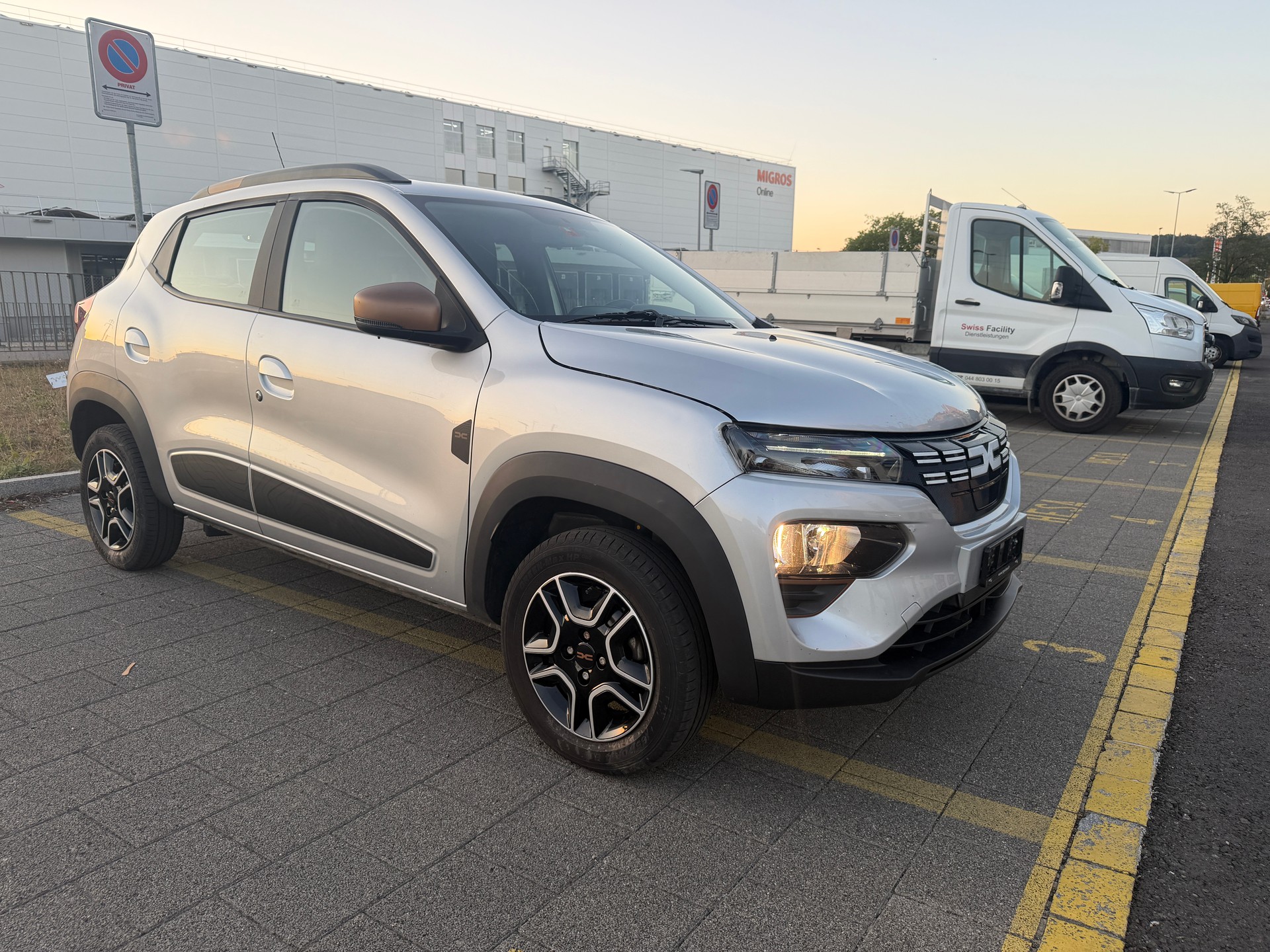 DACIA Spring 27 kWh Electric 65 Extreme-image-1