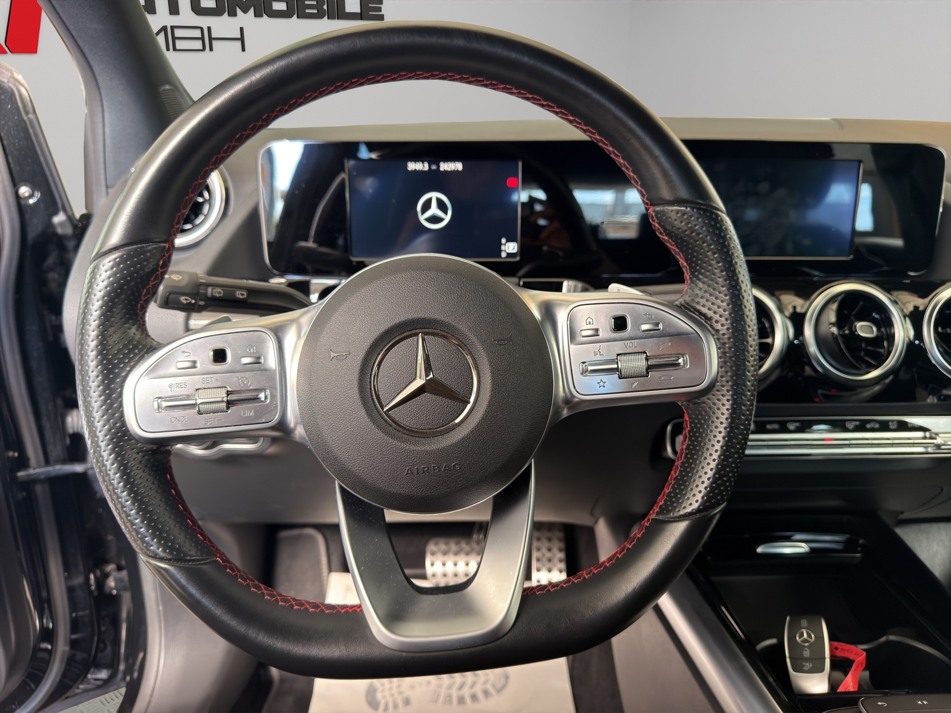 MERCEDES-BENZ B 200 d Night Star 8G-DCT-image-9