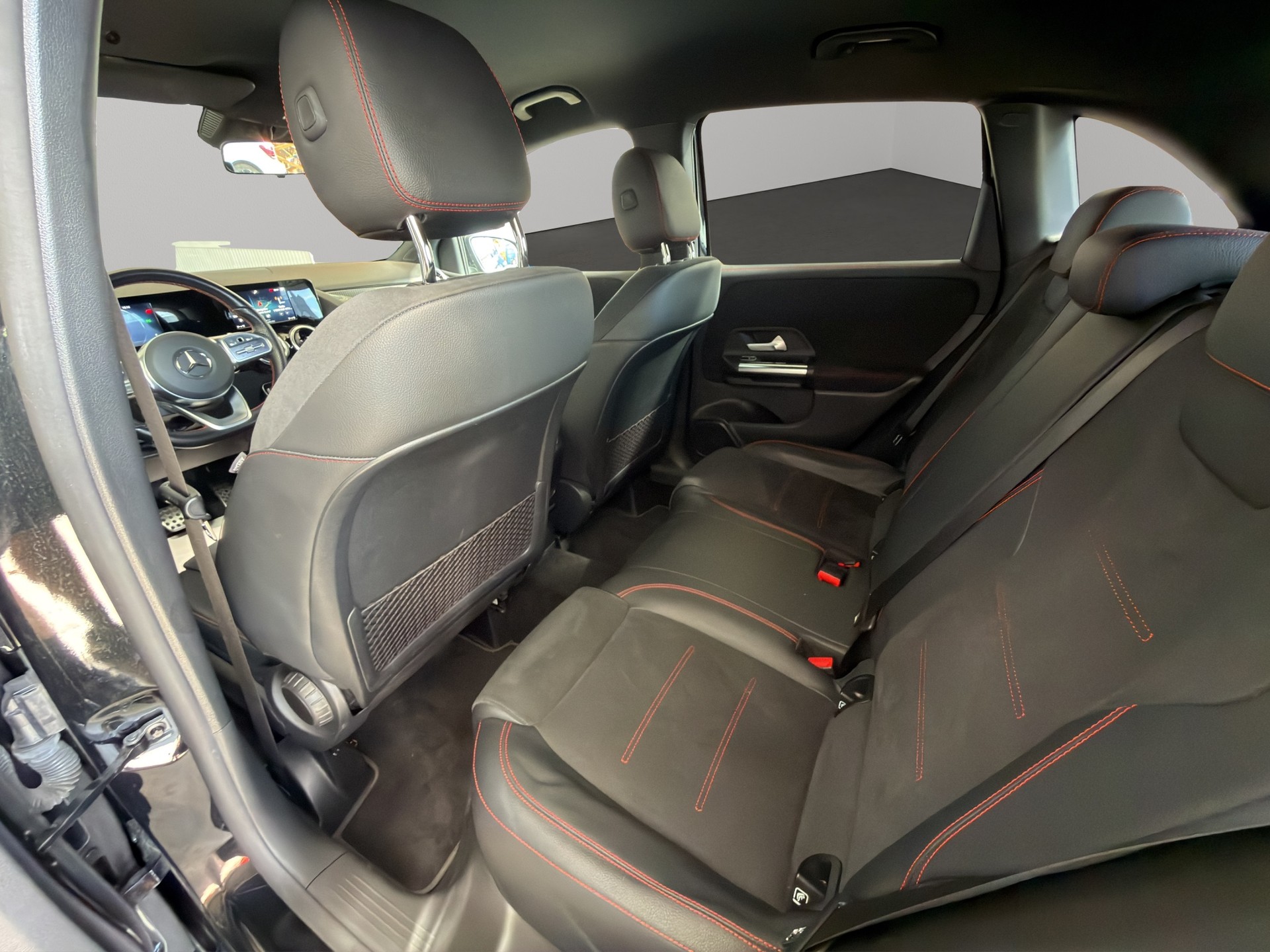 MERCEDES-BENZ B 200 d Night Star 8G-DCT-image-13