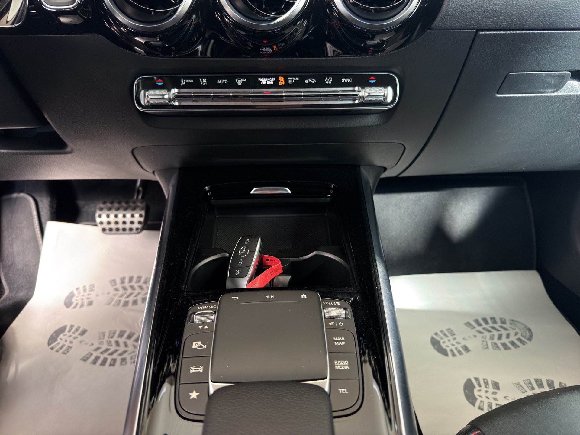 MERCEDES-BENZ B 200 d Night Star 8G-DCT-image-12