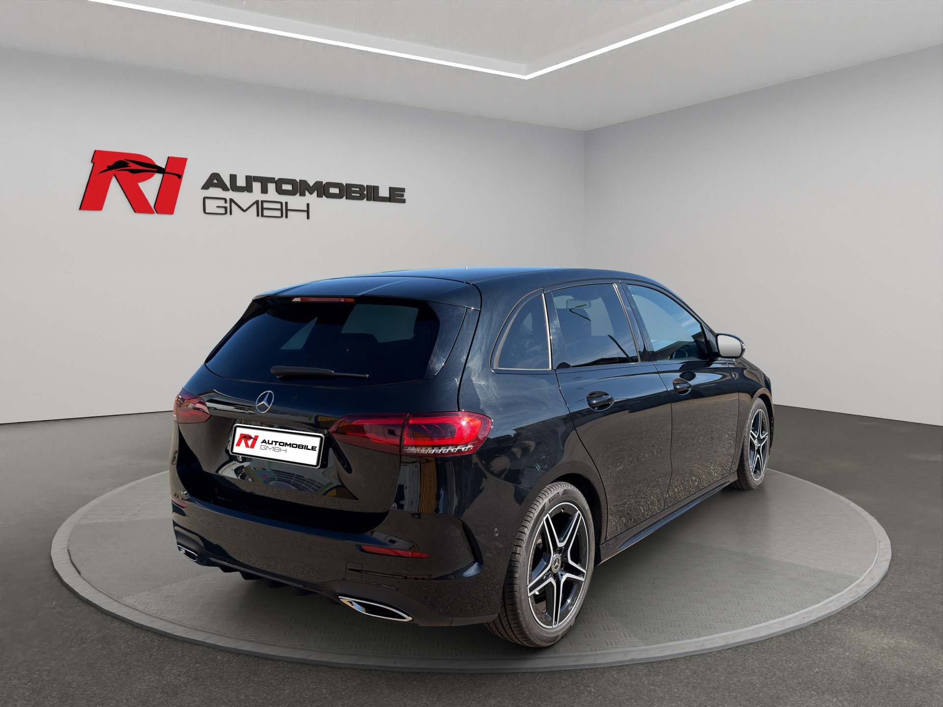 MERCEDES-BENZ B 200 d Night Star 8G-DCT-image-5