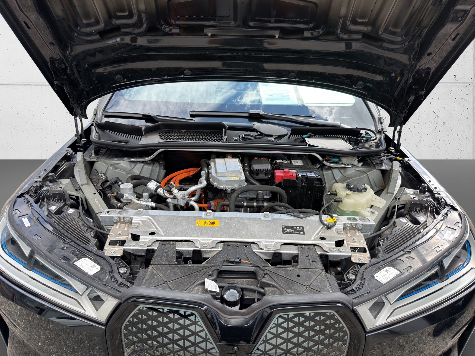 BMW iX xDrive50-image-10