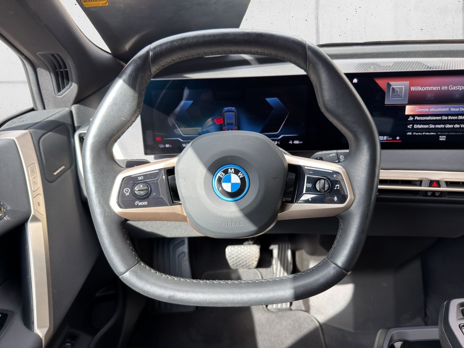 BMW iX xDrive50-image-14