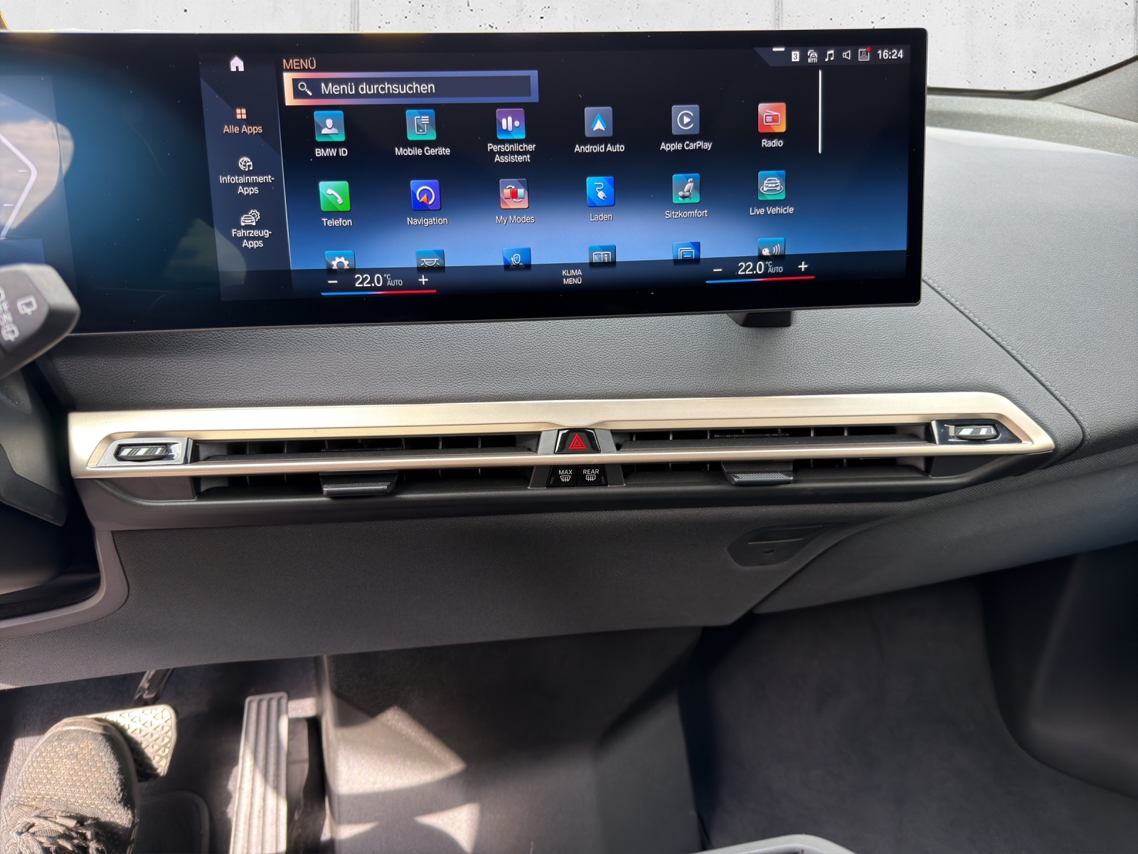 BMW iX xDrive50-image-17