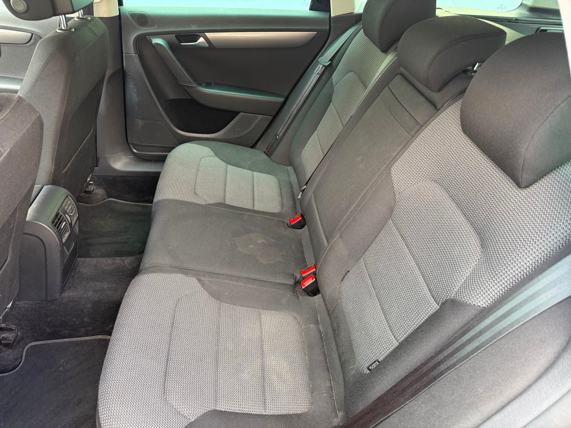 VW Passat Variant 2.0 BlueTDI Trendline DSG-image-16