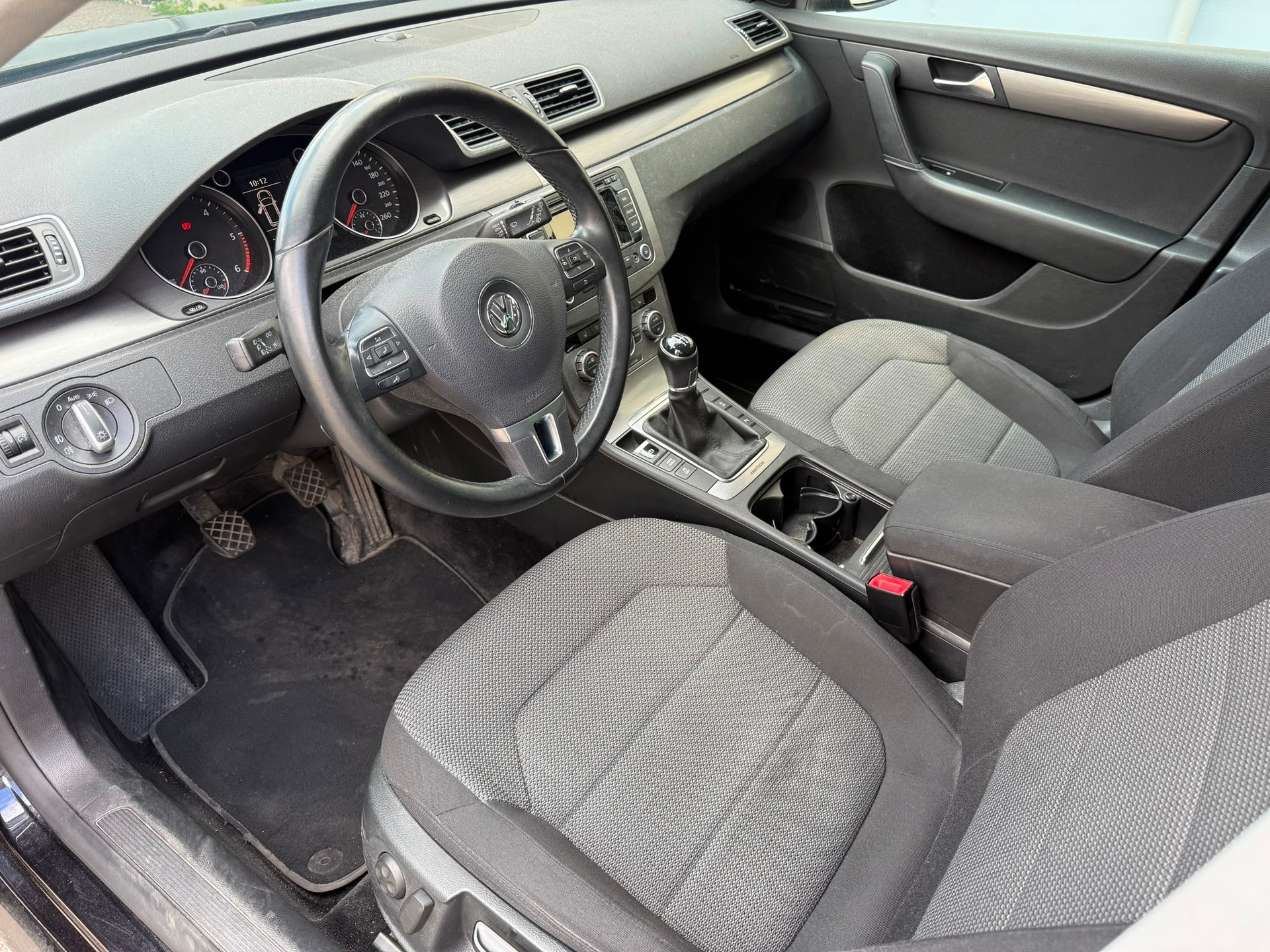 VW Passat Variant 2.0 BlueTDI Trendline DSG-image-14