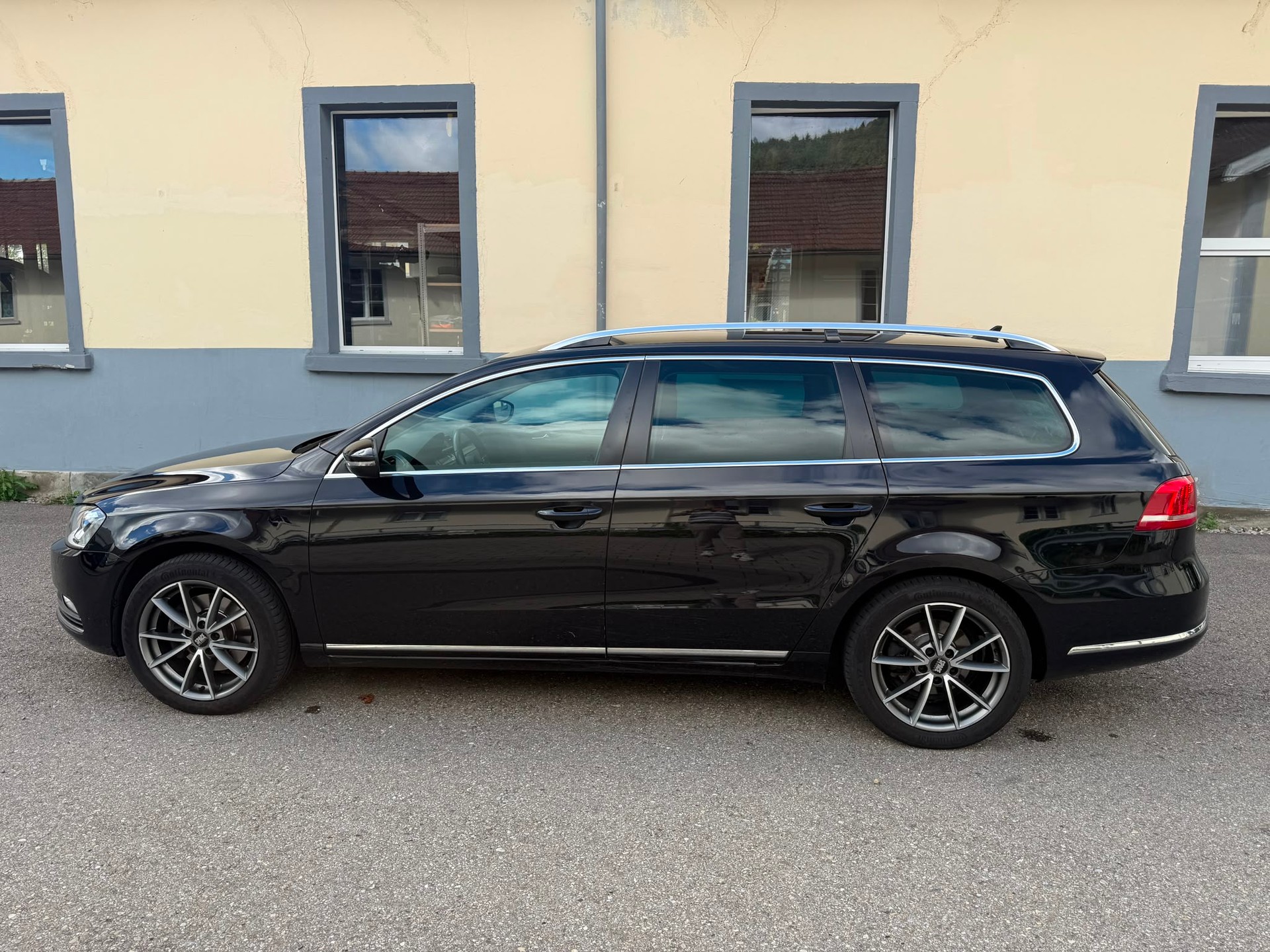 VW Passat Variant 2.0 BlueTDI Trendline DSG-image-21