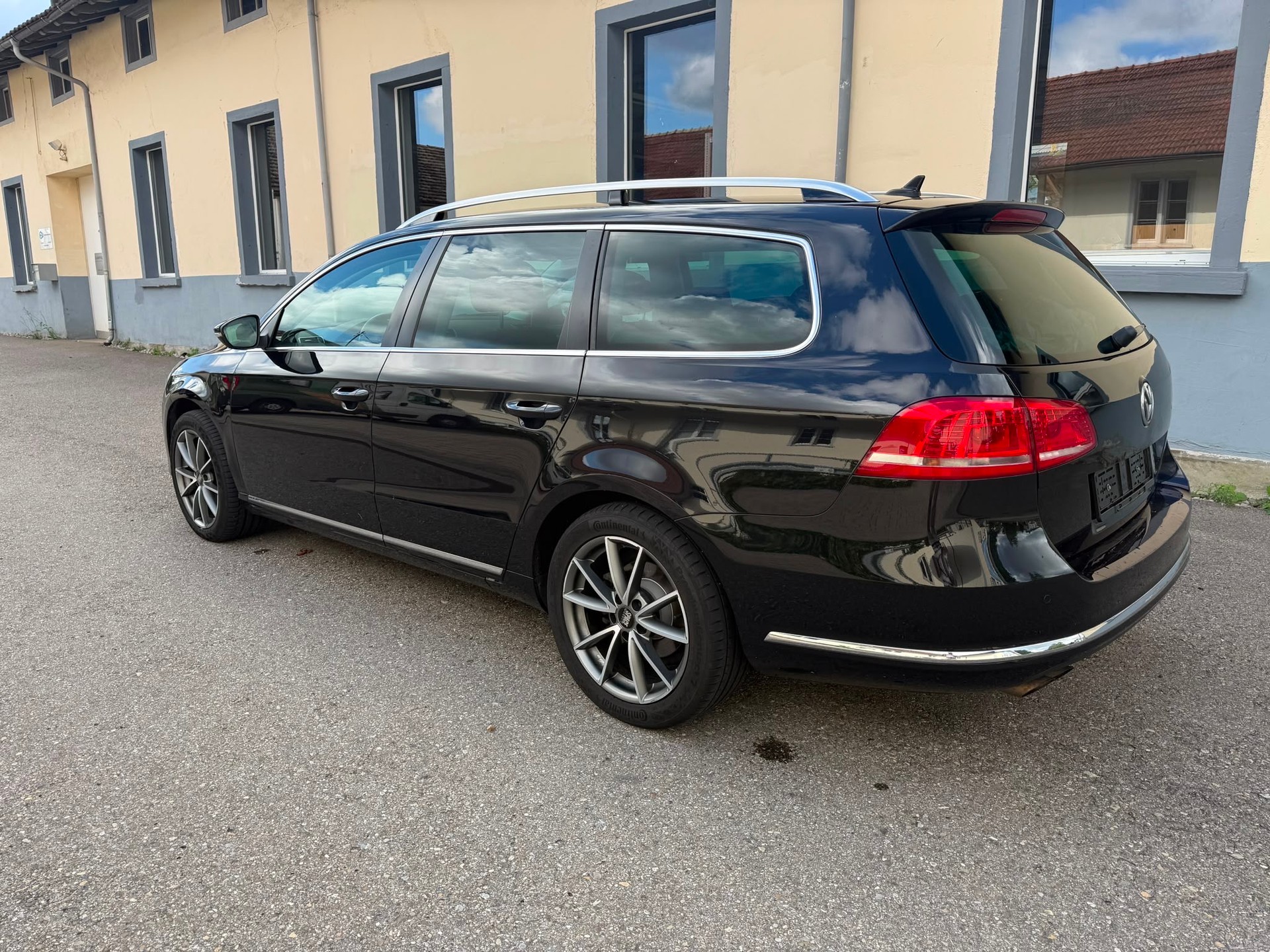 VW Passat Variant 2.0 BlueTDI Trendline DSG-image-12