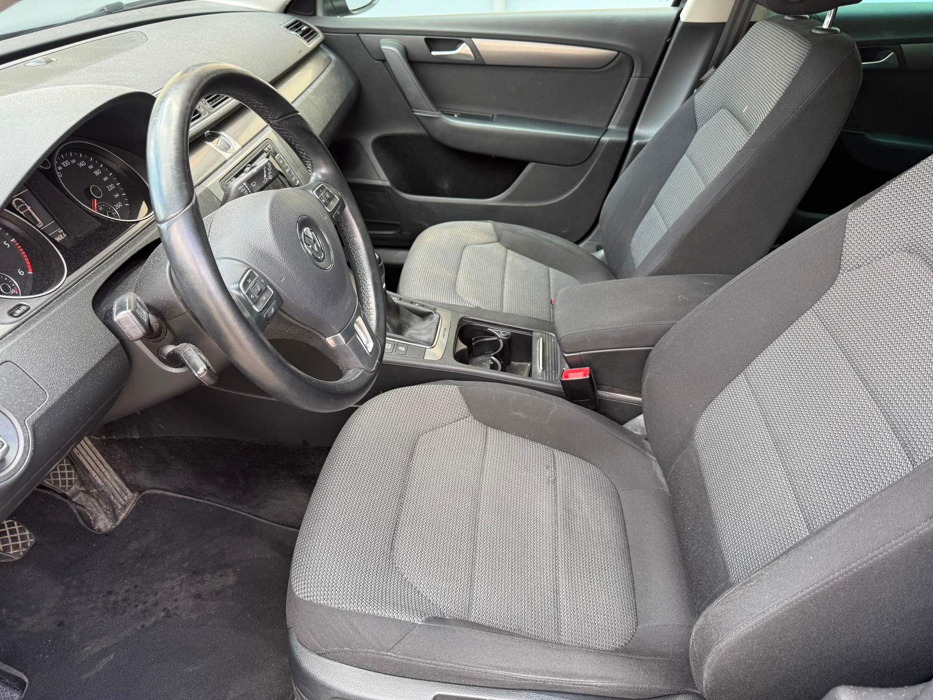 VW Passat Variant 2.0 BlueTDI Trendline DSG-image-18