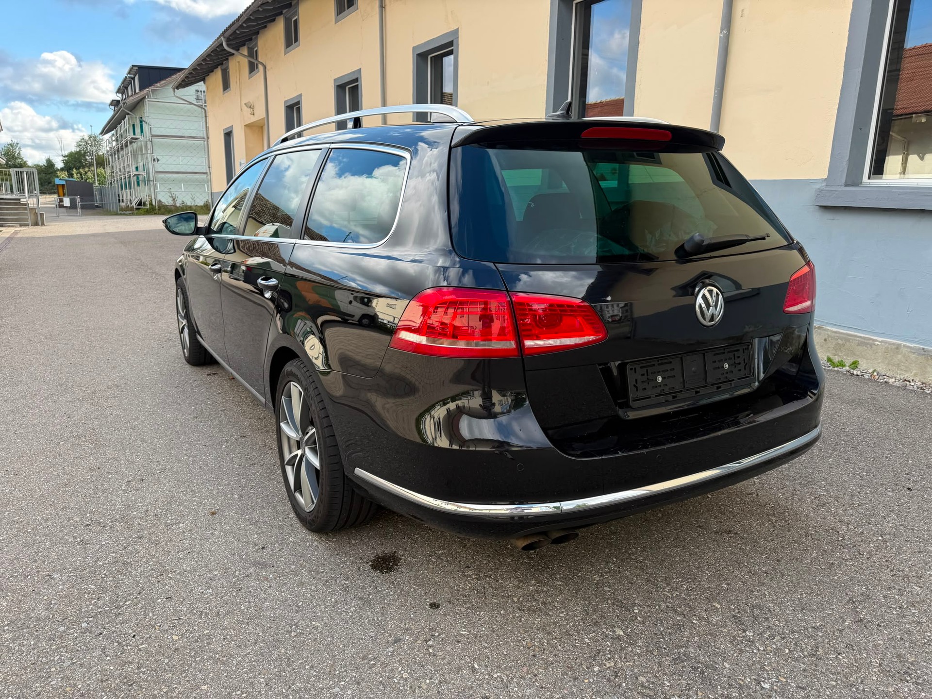 VW Passat Variant 2.0 BlueTDI Trendline DSG-image-24