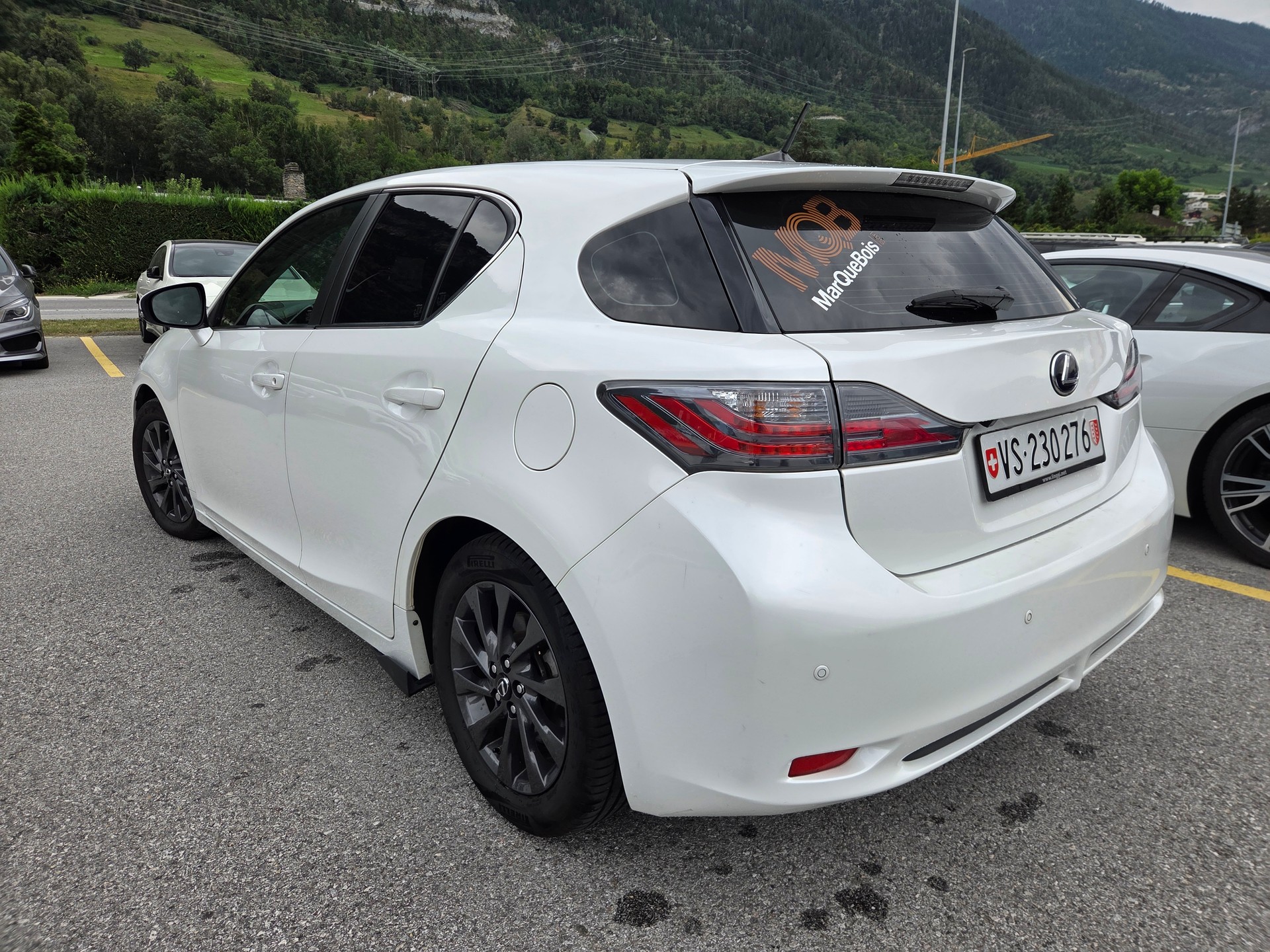 LEXUS 200h Excellence-image-2