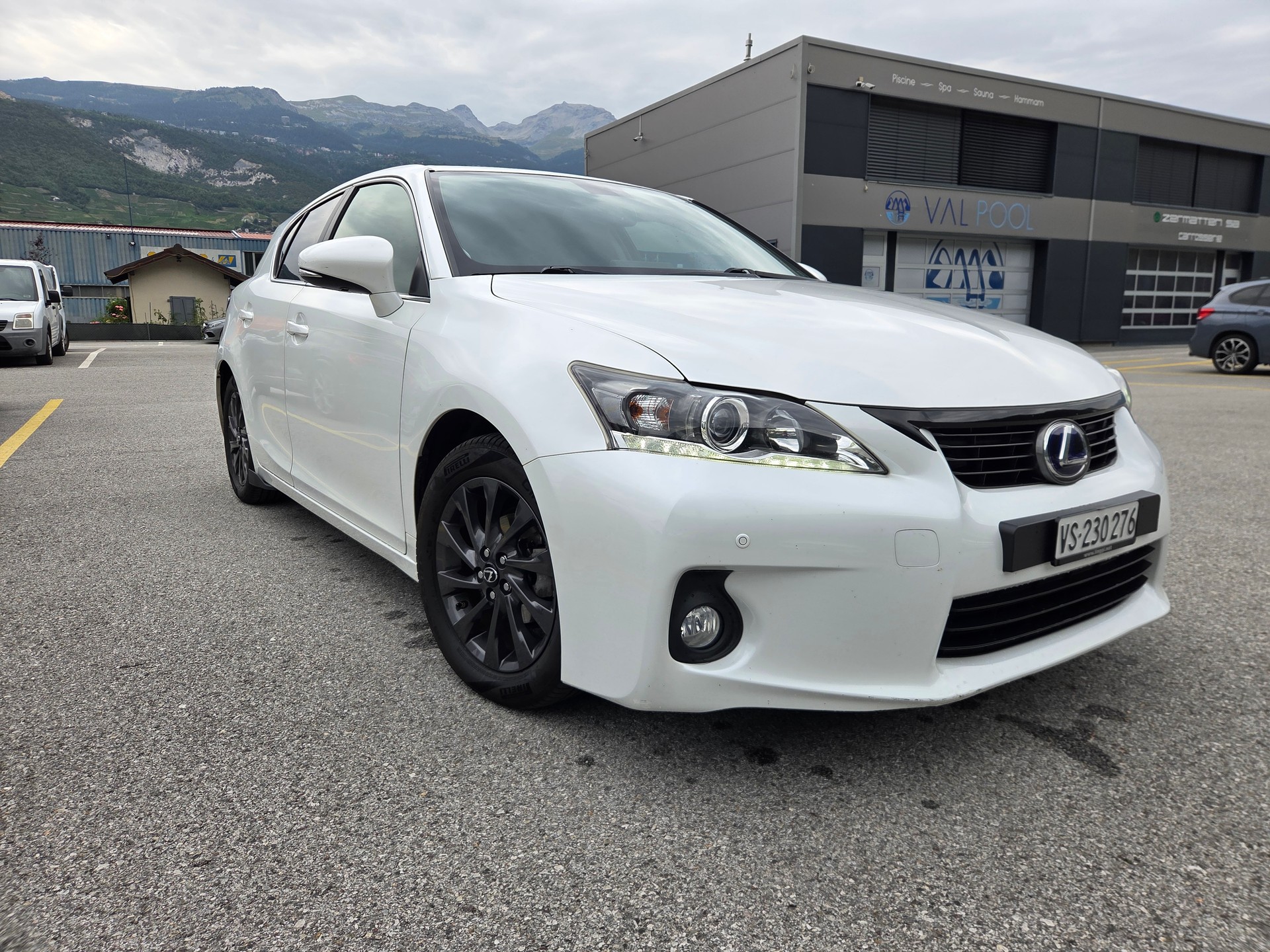LEXUS 200h Excellence