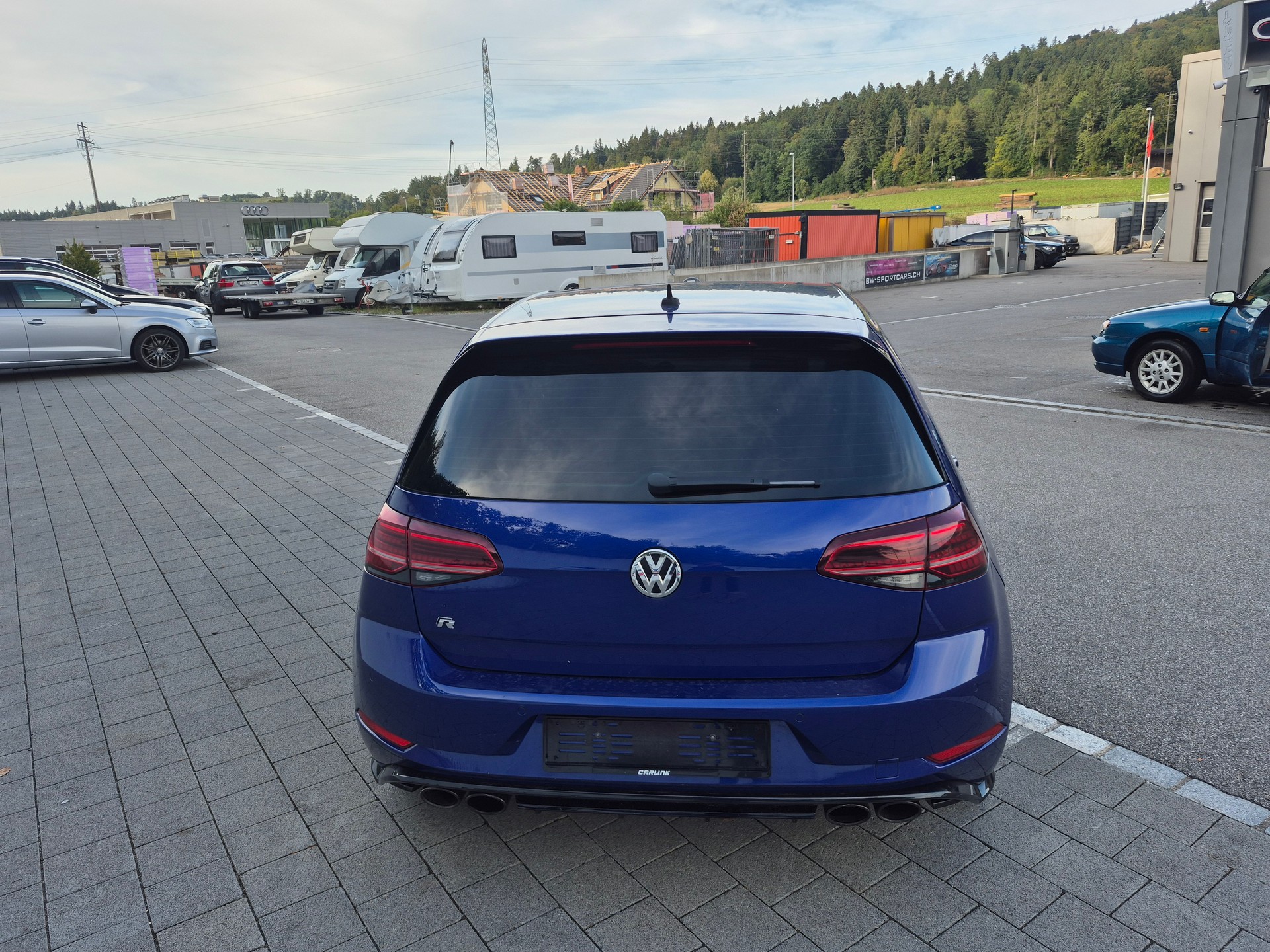 VW Golf 2.0 TSI R 4Motion-image-4