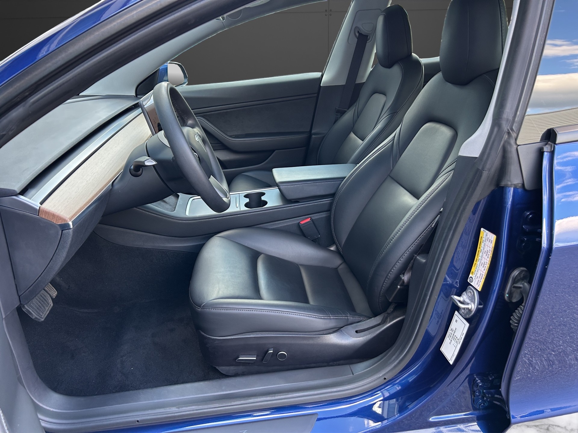 TESLA Model 3 Long Range Dual Motor AWD-image-5