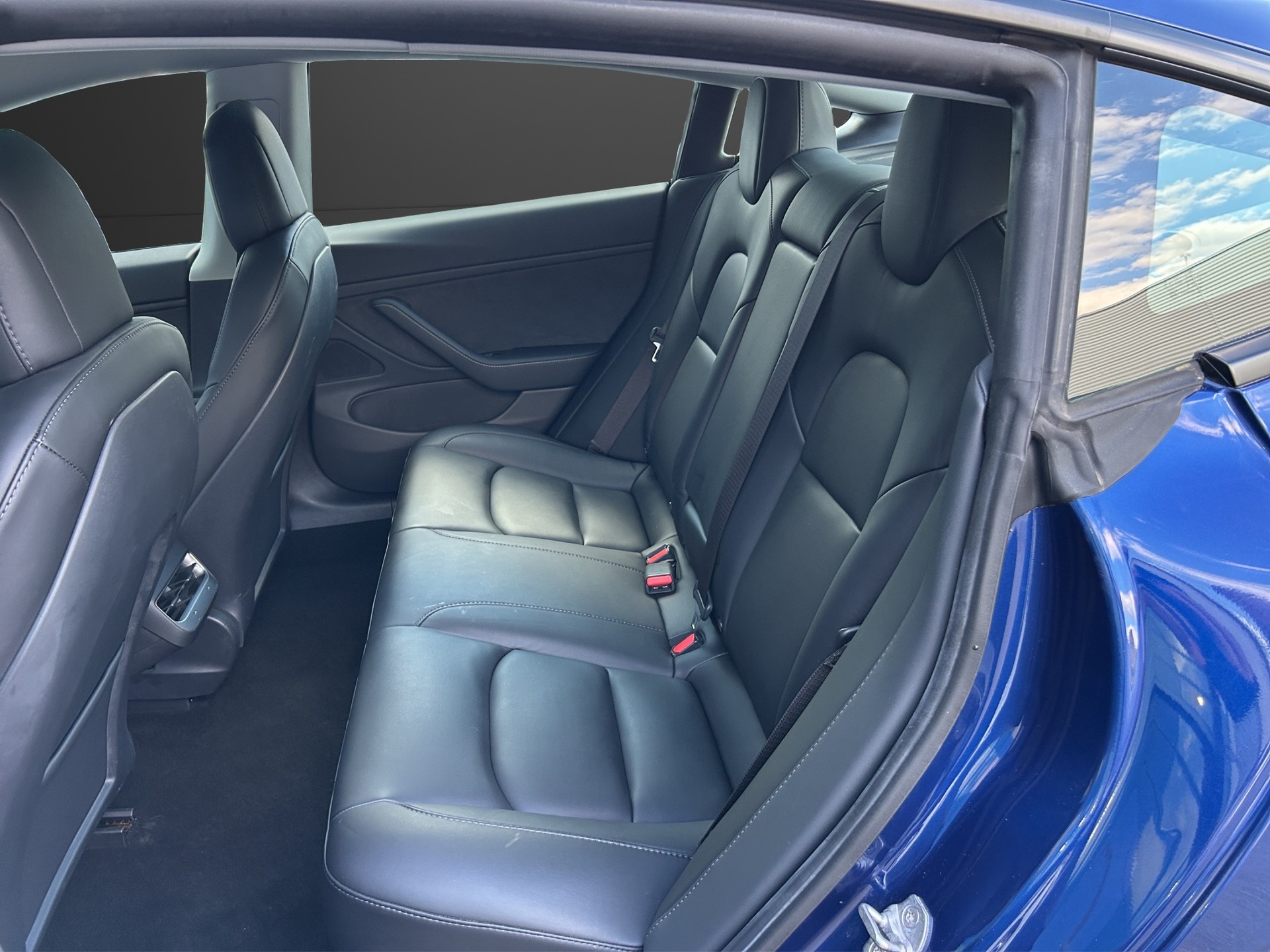 TESLA Model 3 Long Range Dual Motor AWD-image-6