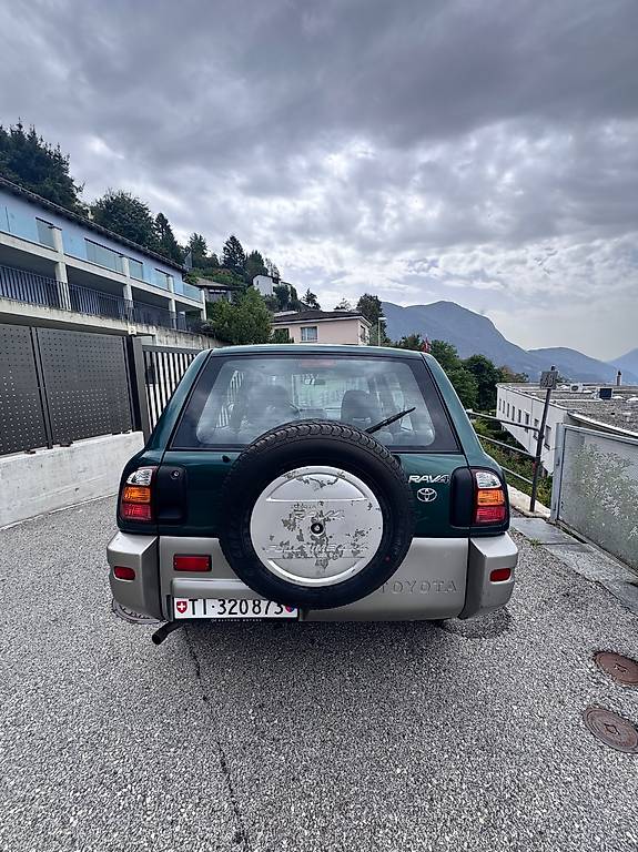 TOYOTA RAV-4-image-2