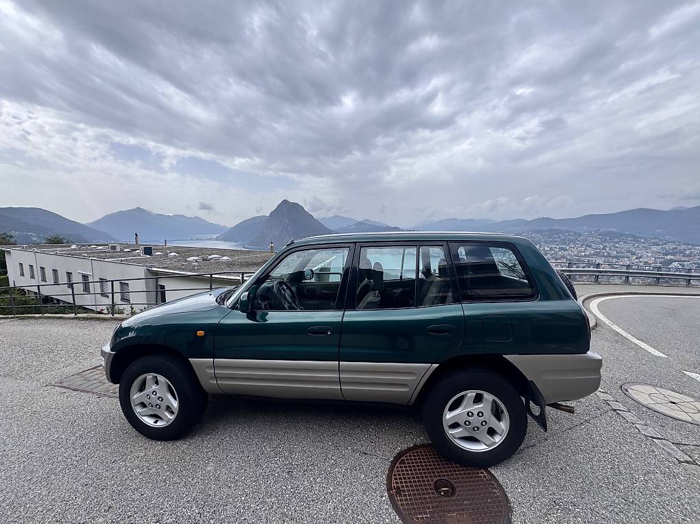 TOYOTA RAV-4-image-0
