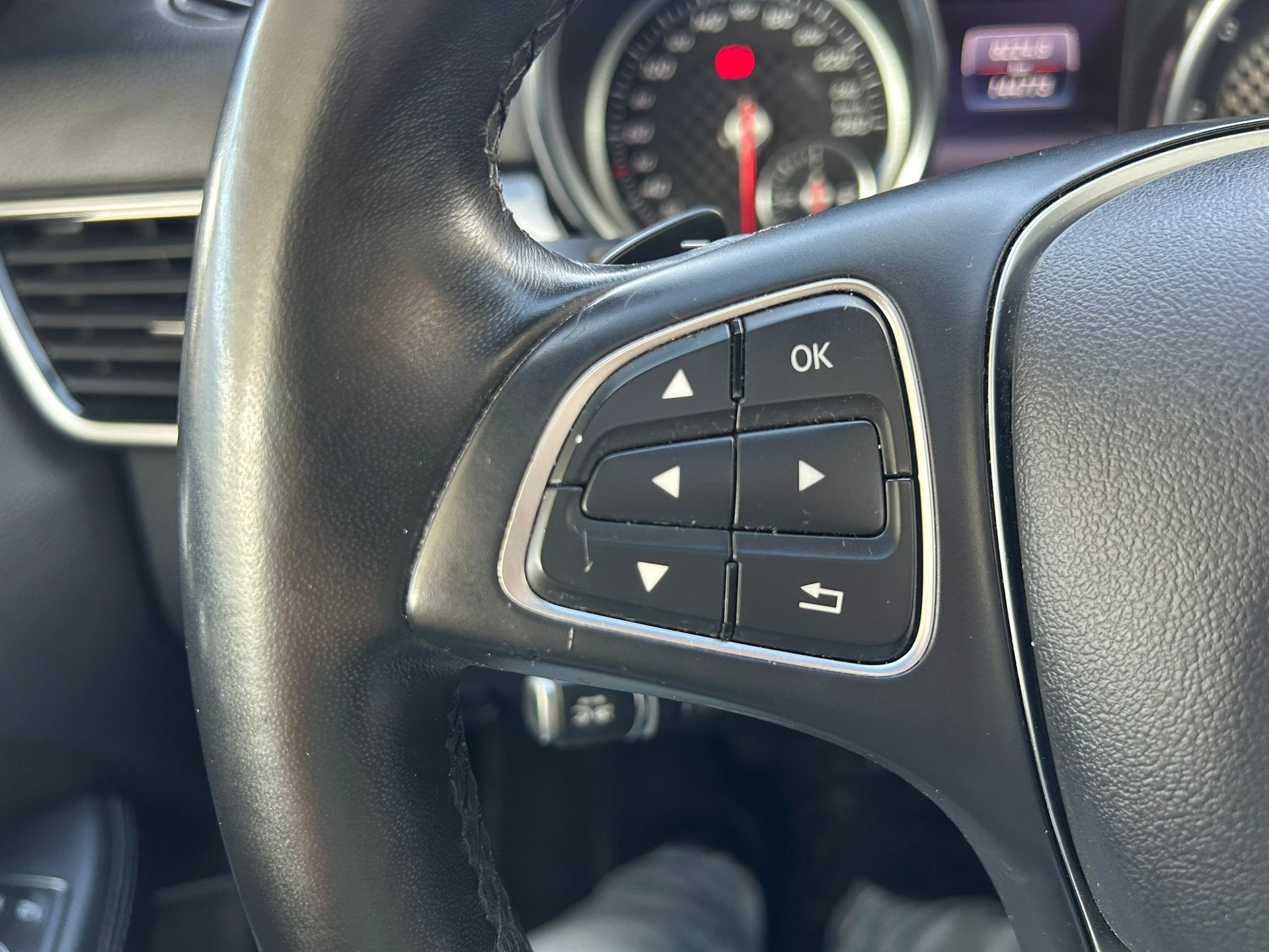 MERCEDES-BENZ GLE 350 d AMG-Line 4Matic 9G-Tronic-image-10