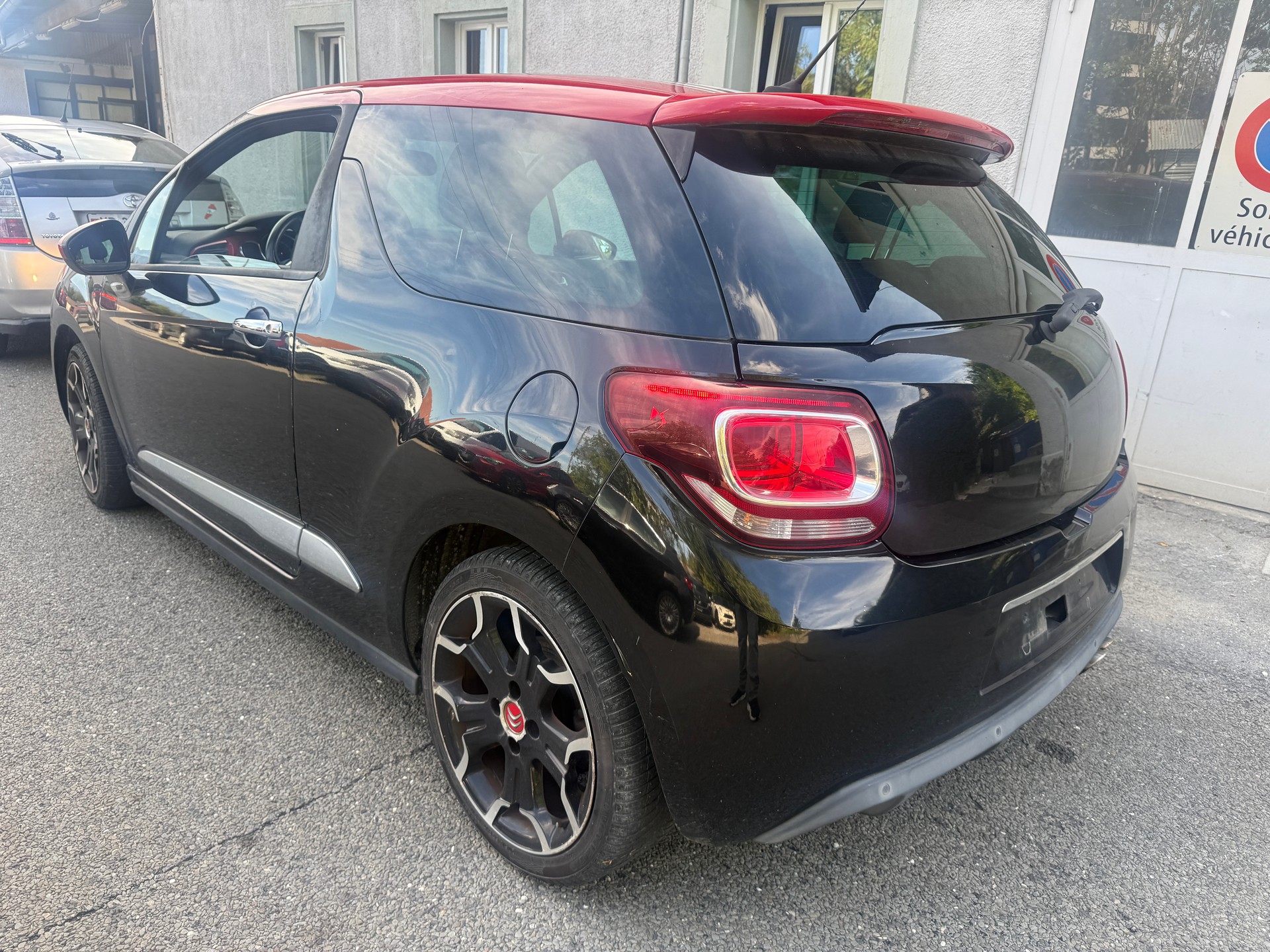 DS AUTOMOBILES DS3 1.6 THP Red Edition-image-2